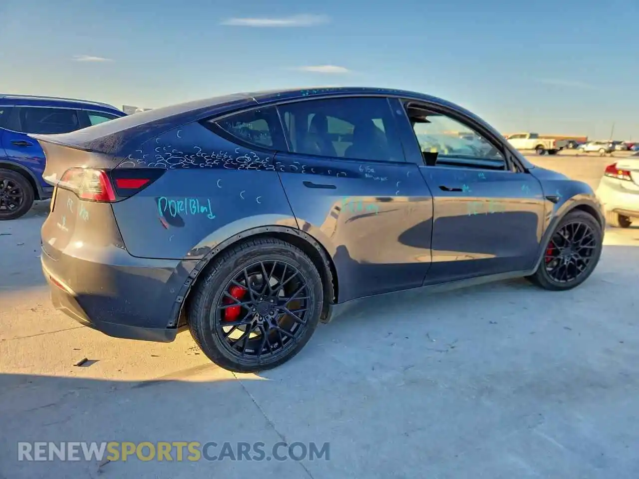 3 Photograph of a damaged car 7SAYGDEF0NF336746 TESLA MODEL Y 2022
