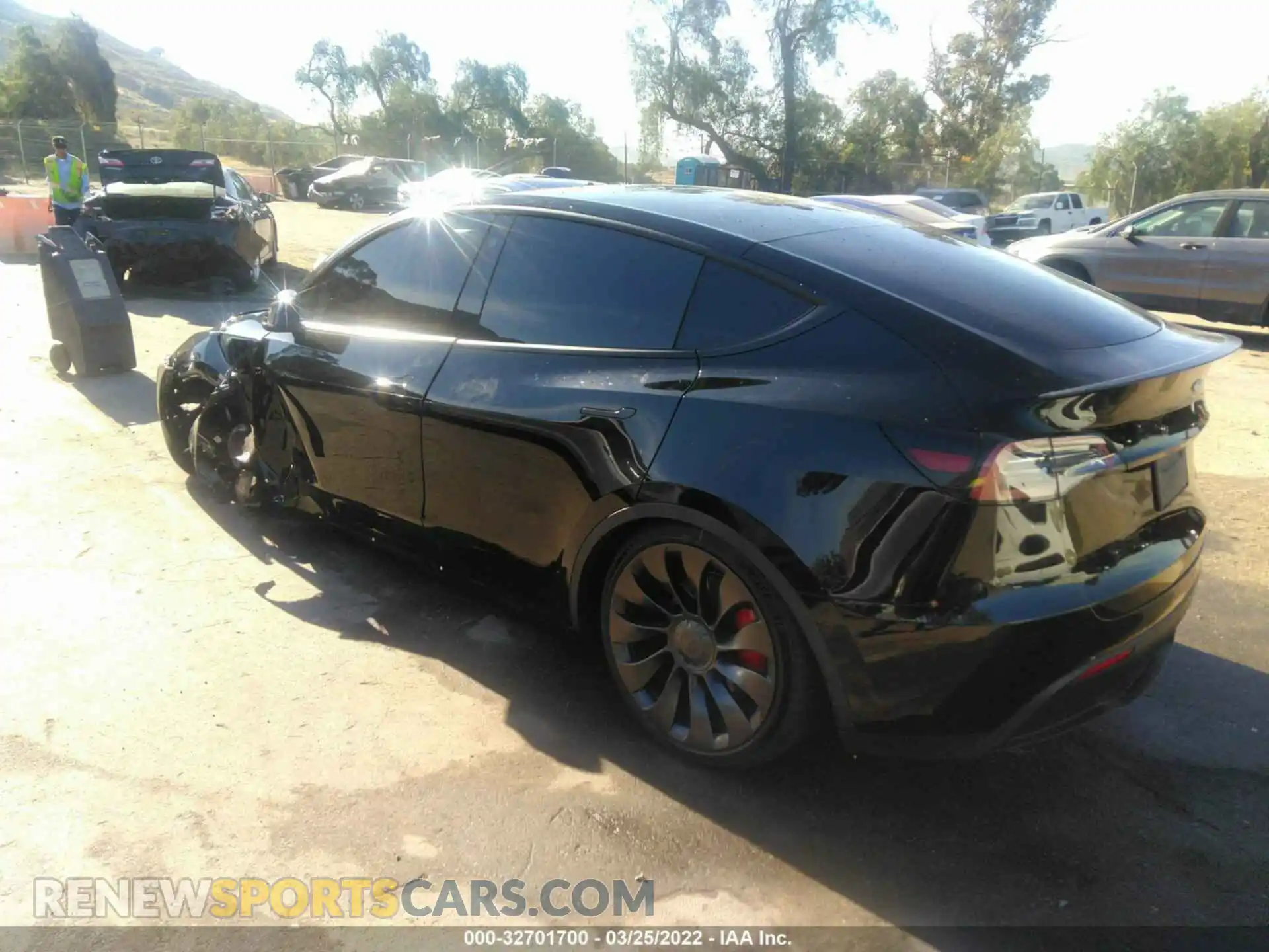 3 fotografías del automóvil dañado 7SAYGDEF0NF337816 TESLA MODEL Y 2022