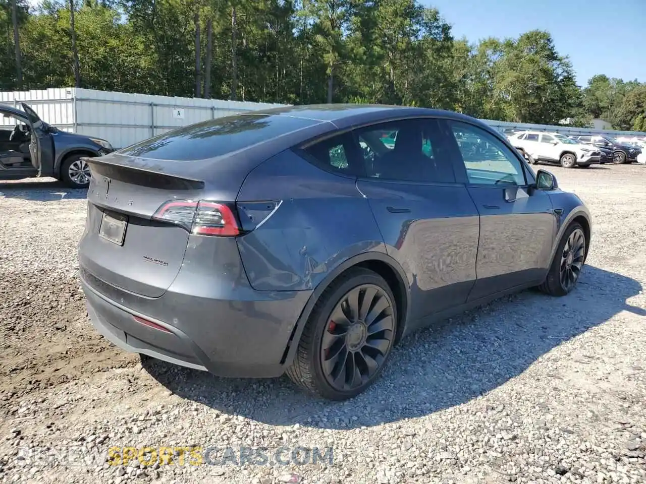 3 Photograph of a damaged car 7SAYGDEF0NF344037 TESLA MODEL Y 2022