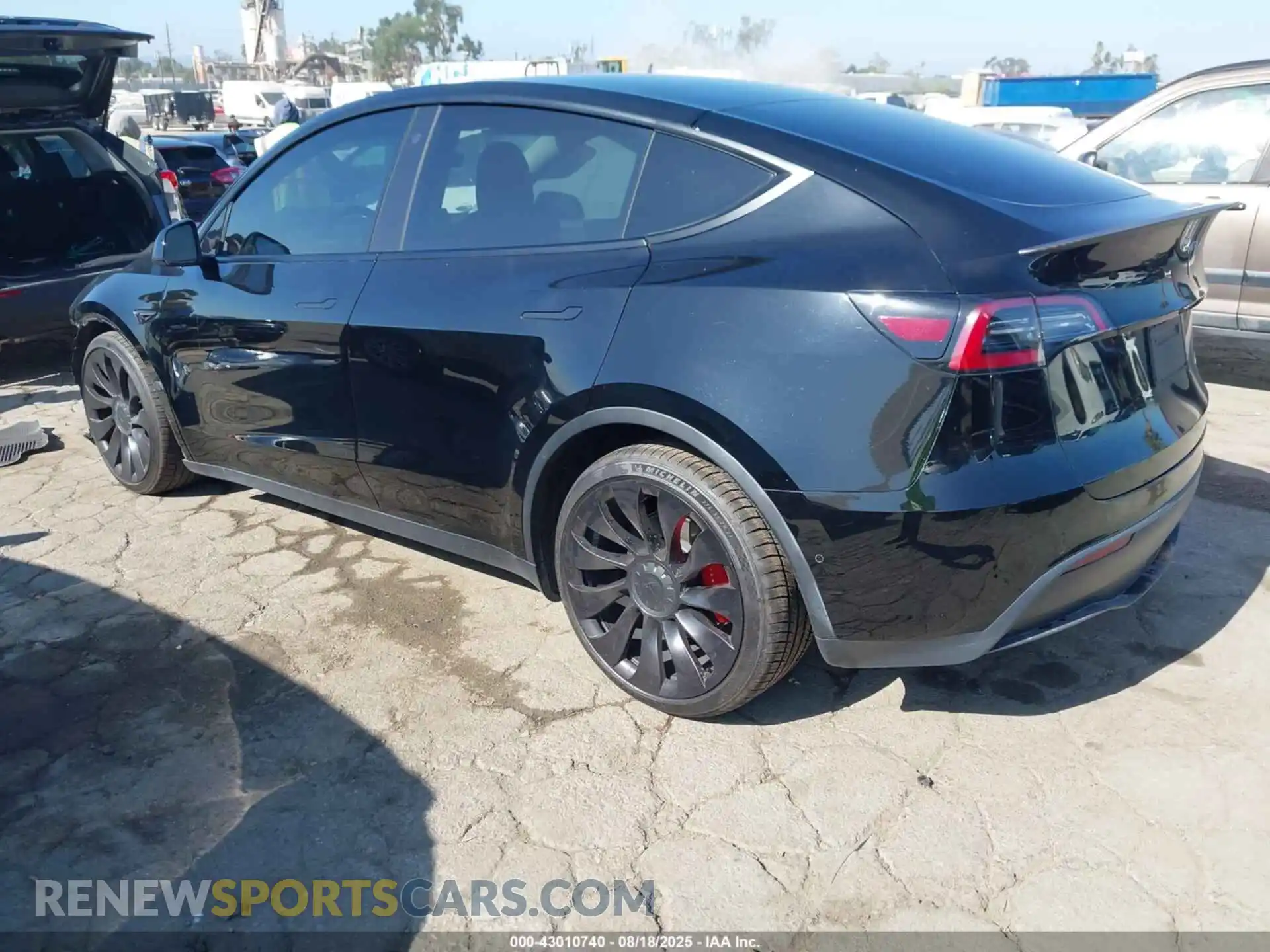 3 fotografías del automóvil dañado 7SAYGDEF0NF403779 TESLA MODEL Y 2022