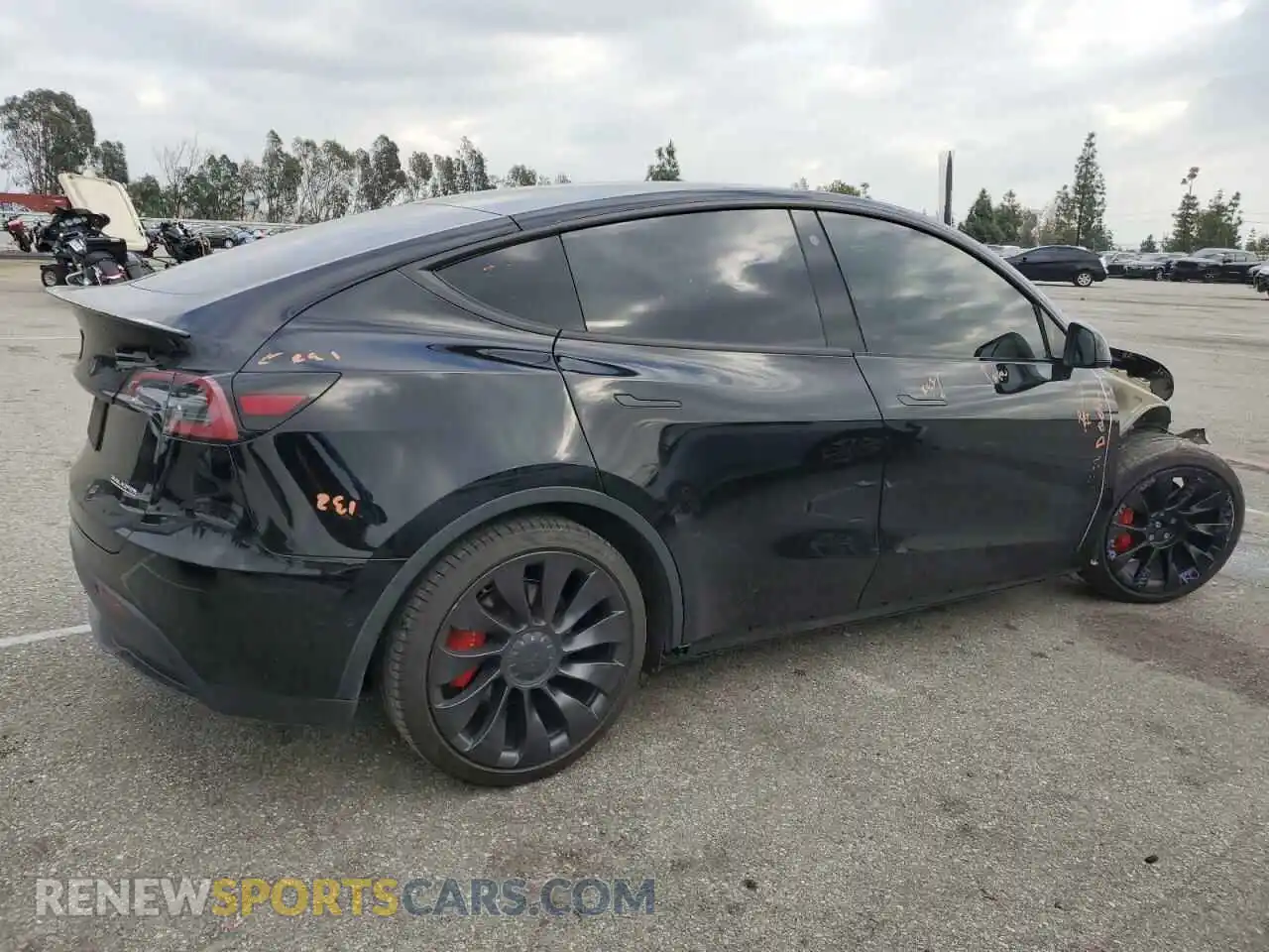 3 Photograph of a damaged car 7SAYGDEF0NF404379 TESLA MODEL Y 2022