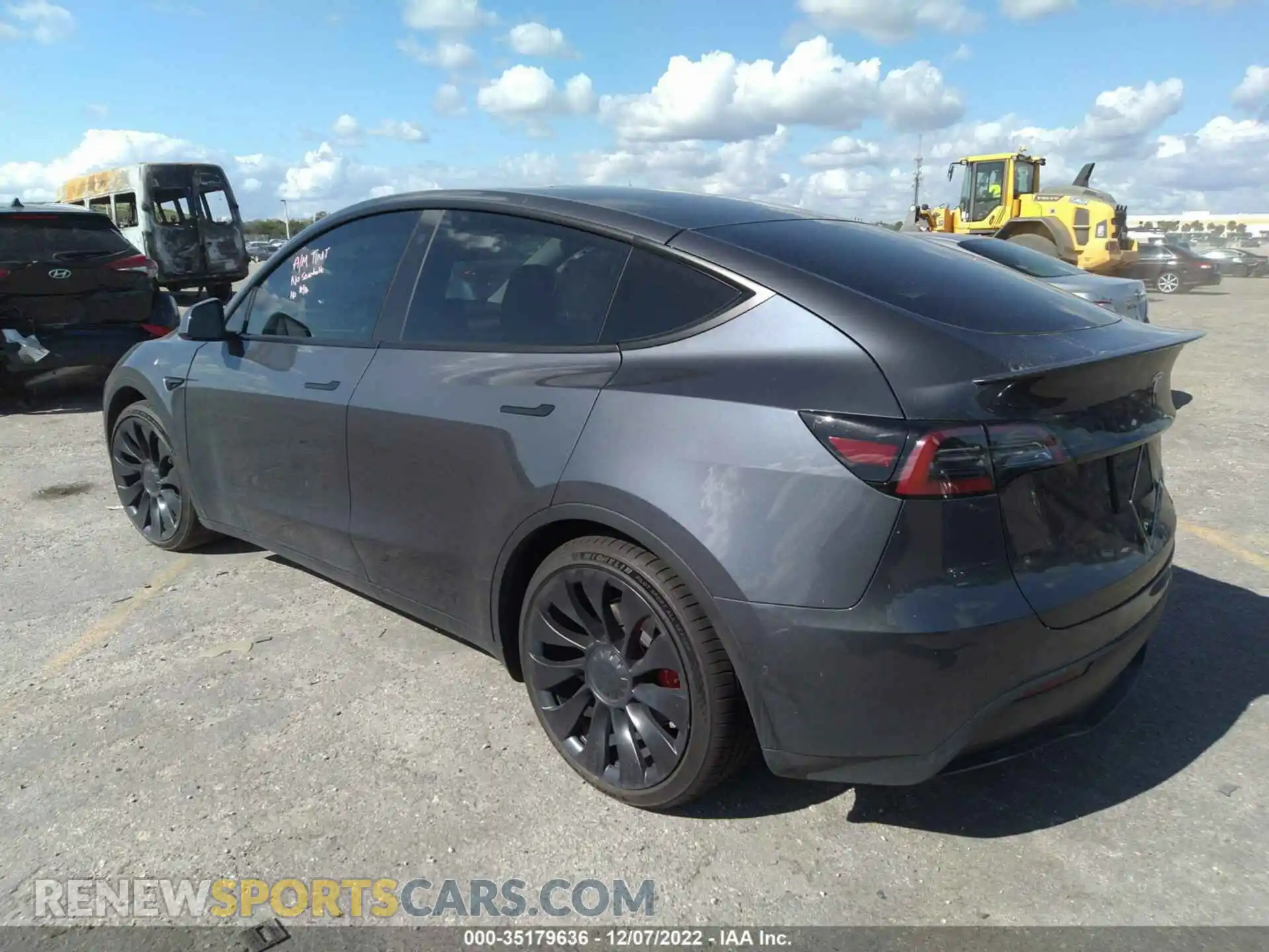 3 Photograph of a damaged car 7SAYGDEF0NF411431 TESLA MODEL Y 2022