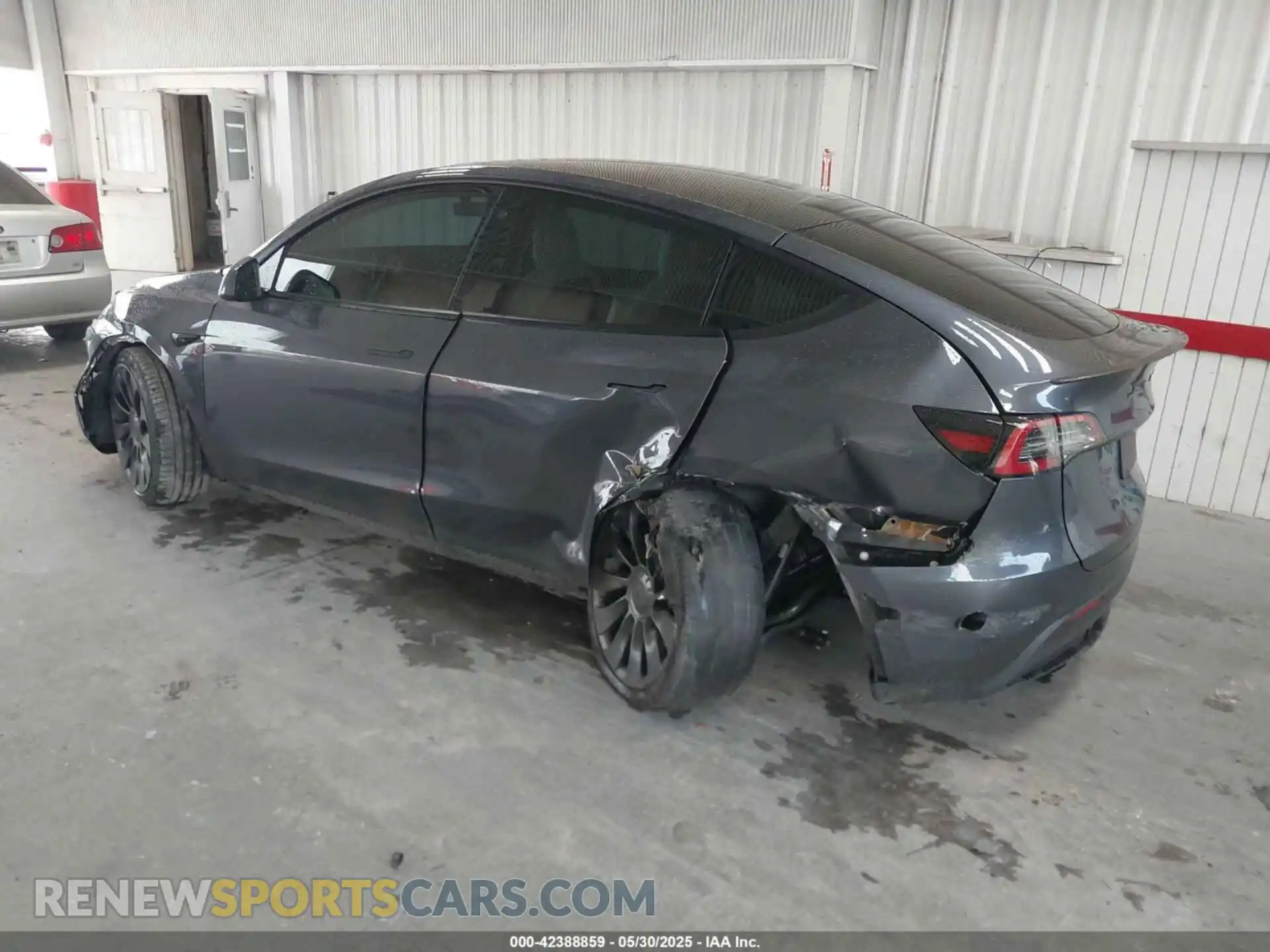 3 Photograph of a damaged car 7SAYGDEF0NF451010 TESLA MODEL Y 2022