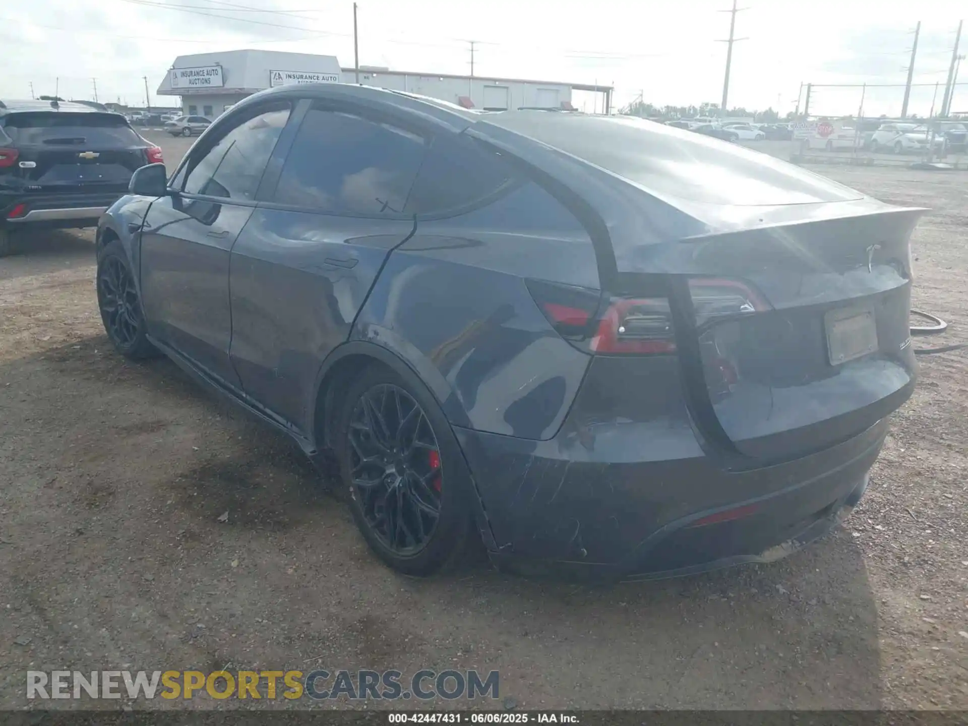 3 fotografías del automóvil dañado 7SAYGDEF0NF451671 TESLA MODEL Y 2022