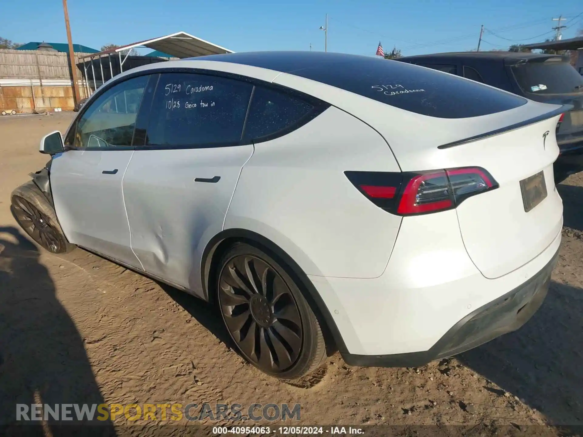 3 Photograph of a damaged car 7SAYGDEF0NF467790 TESLA MODEL Y 2022