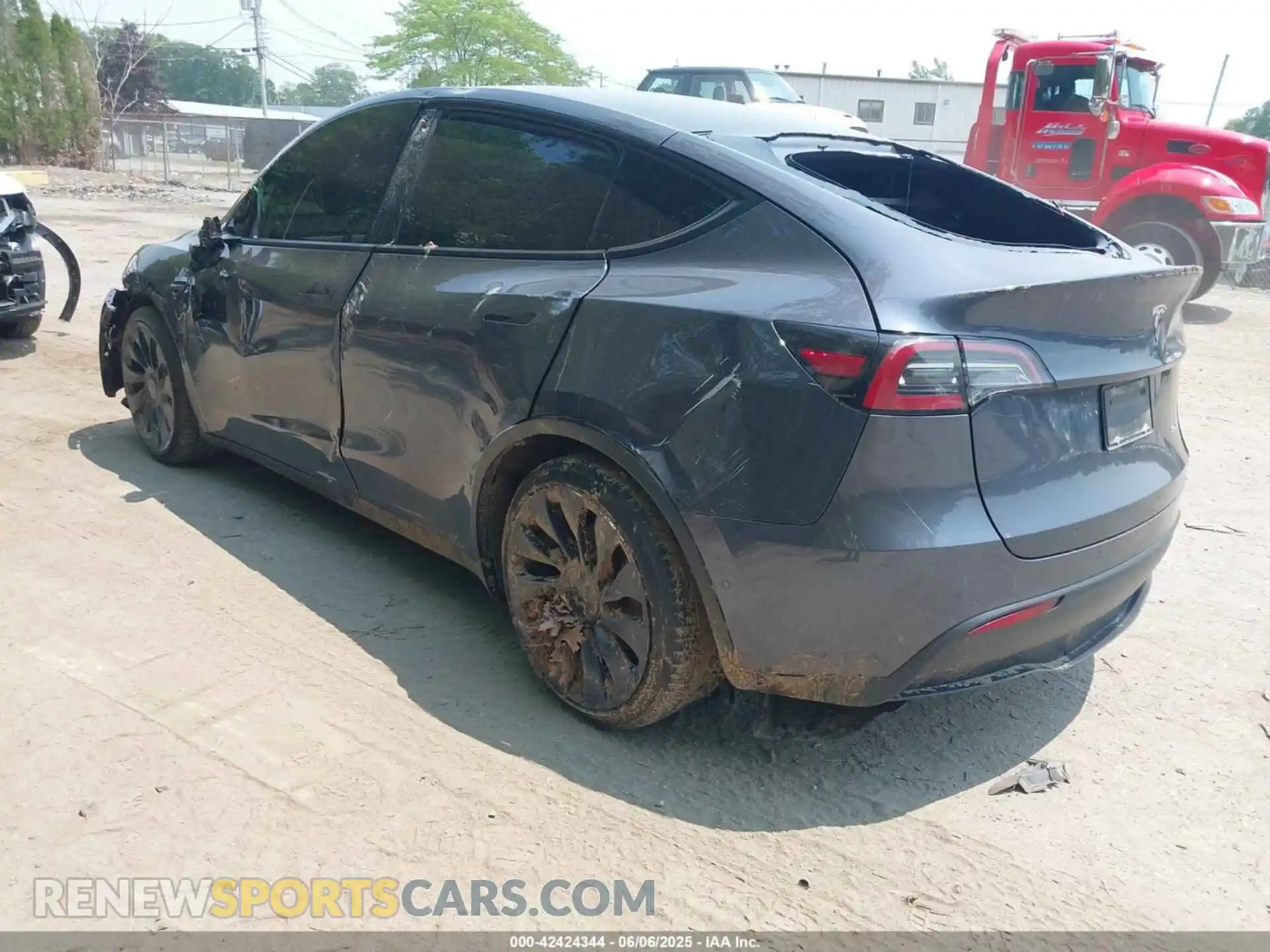 3 Photograph of a damaged car 7SAYGDEF0NF516938 TESLA MODEL Y 2022