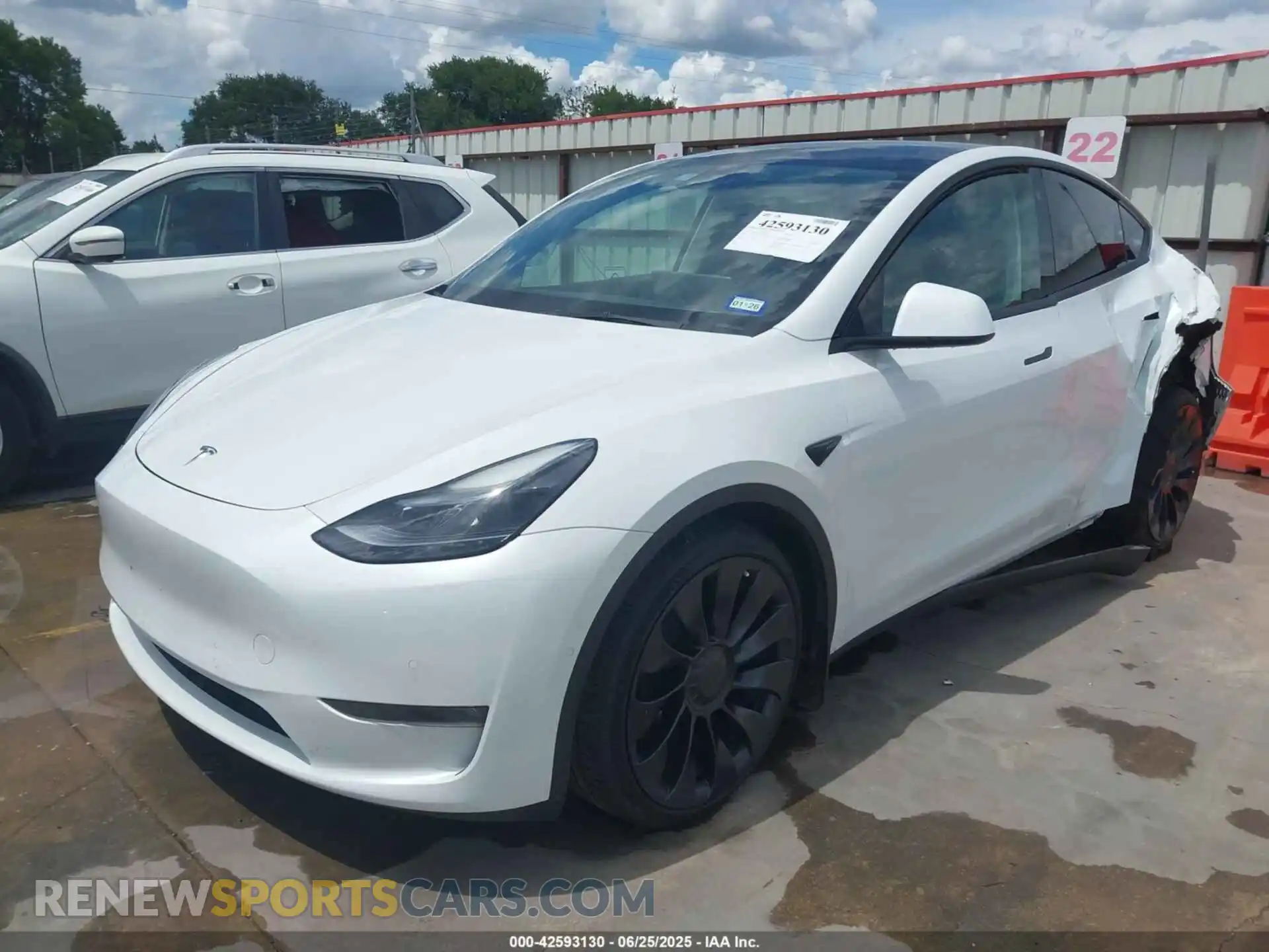 2 Photograph of a damaged car 7SAYGDEF0NF530905 TESLA MODEL Y 2022