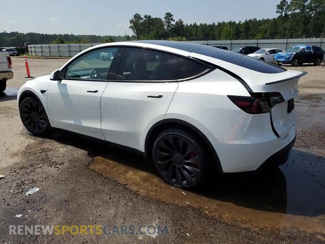 2 Photograph of a damaged car 7SAYGDEF1NF326310 TESLA MODEL Y 2022