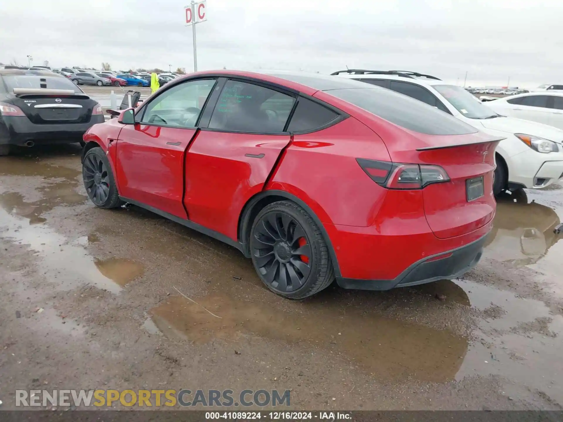 3 Photograph of a damaged car 7SAYGDEF1NF382392 TESLA MODEL Y 2022
