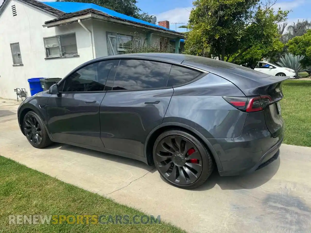 3 Photograph of a damaged car 7SAYGDEF1NF395756 TESLA MODEL Y 2022