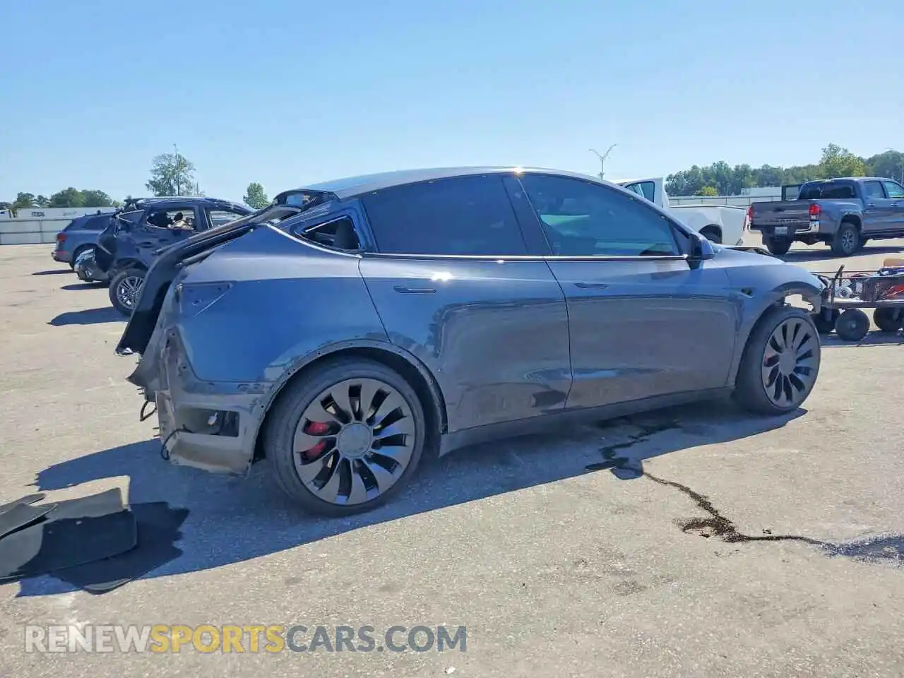 3 Photograph of a damaged car 7SAYGDEF1NF400793 TESLA MODEL Y 2022