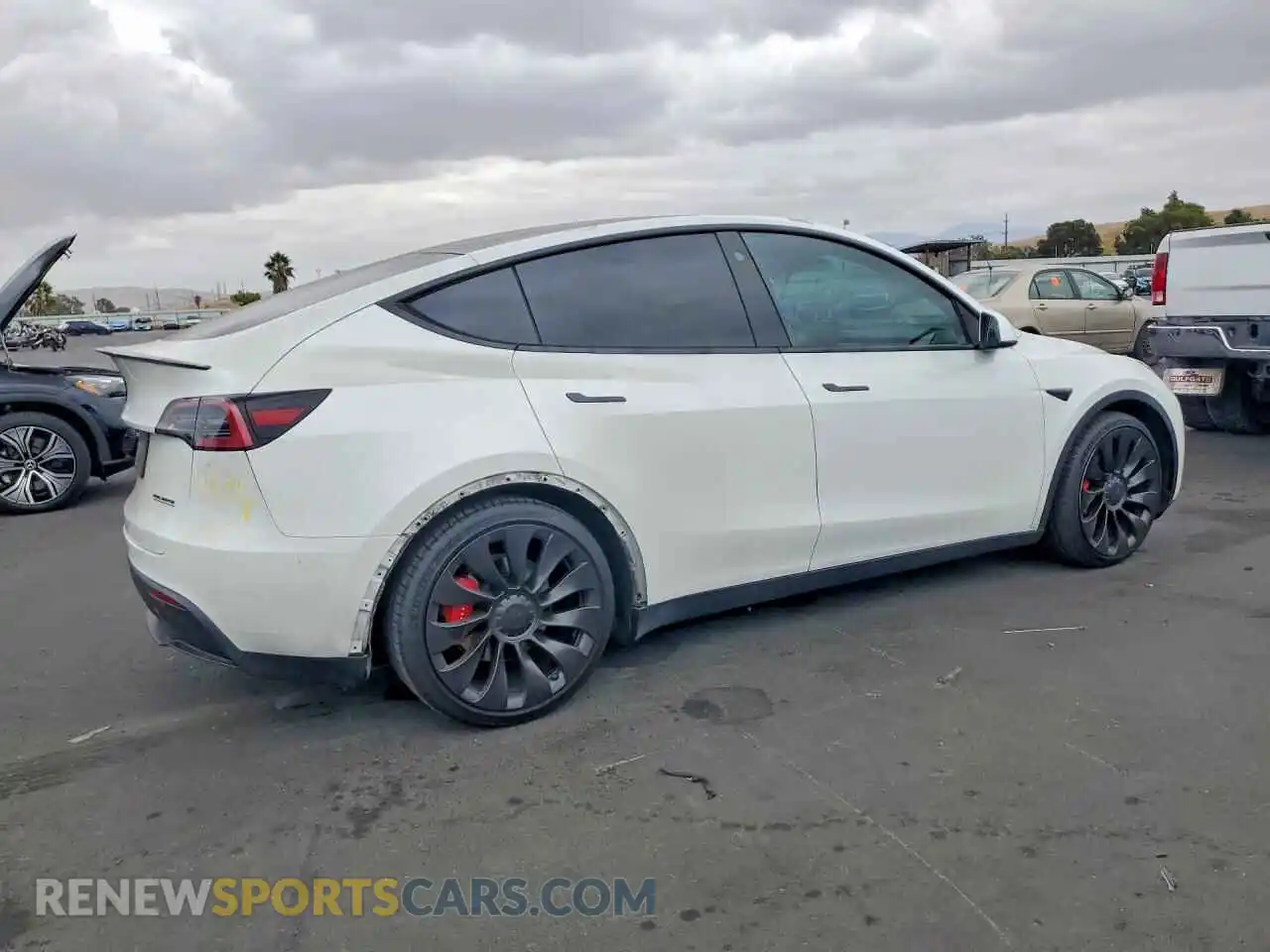 3 fotografías del automóvil dañado 7SAYGDEF1NF446043 TESLA MODEL Y 2022