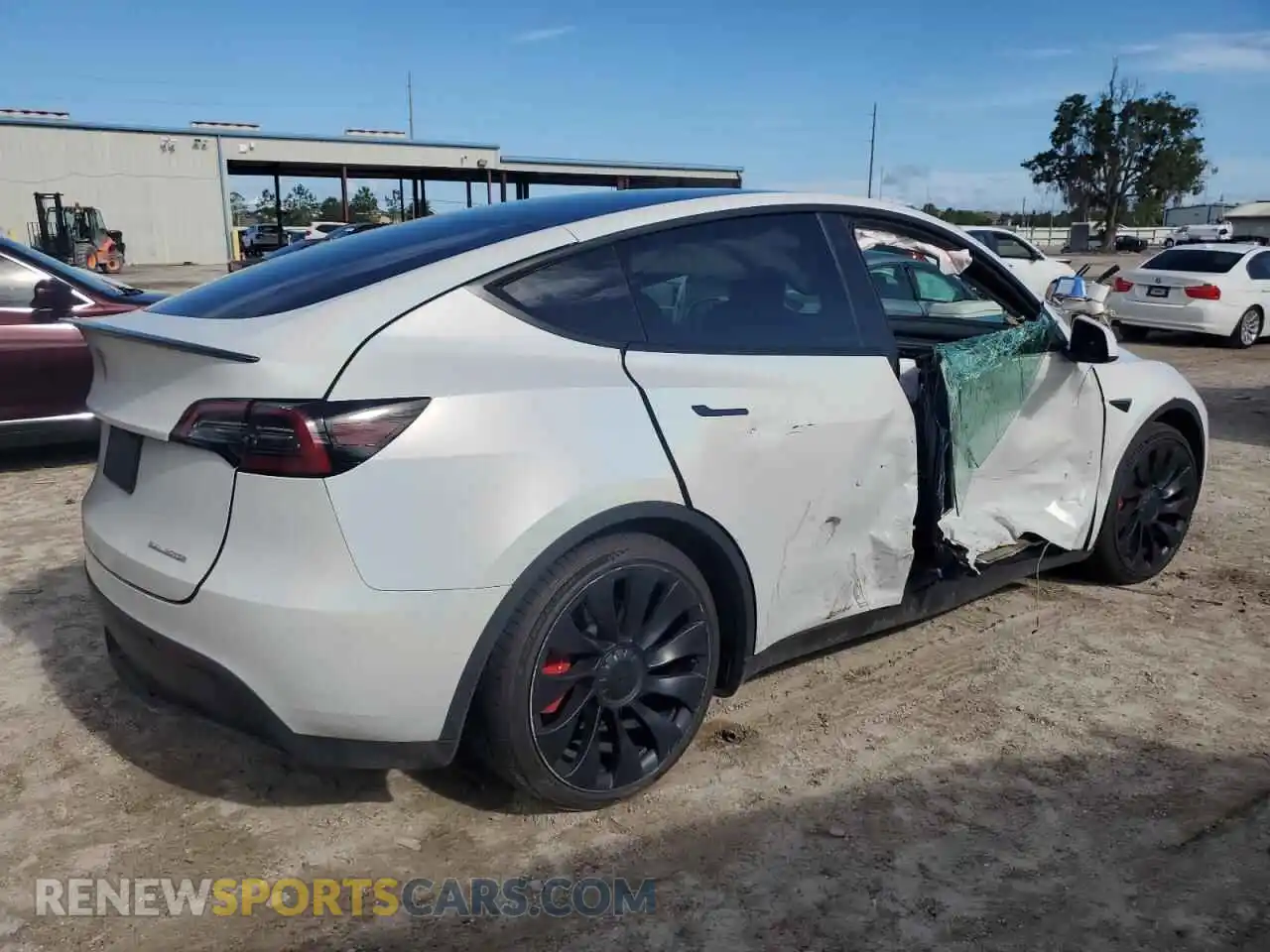 3 Photograph of a damaged car 7SAYGDEF1NF467314 TESLA MODEL Y 2022