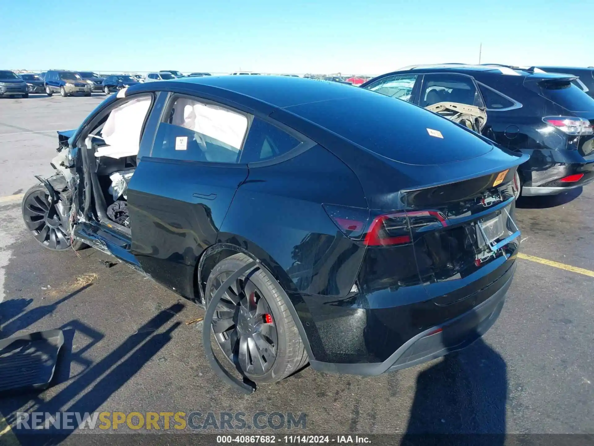 3 fotografías del automóvil dañado 7SAYGDEF1NF501946 TESLA MODEL Y 2022