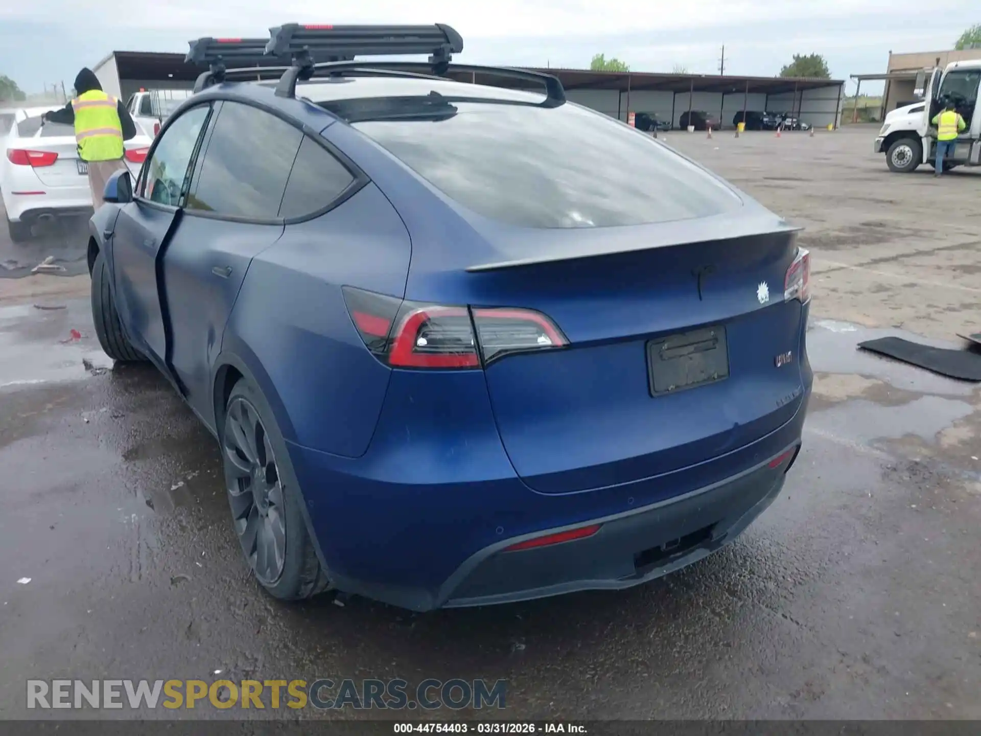 3 Photograph of a damaged car 7SAYGDEF2NF337087 TESLA MODEL Y 2022