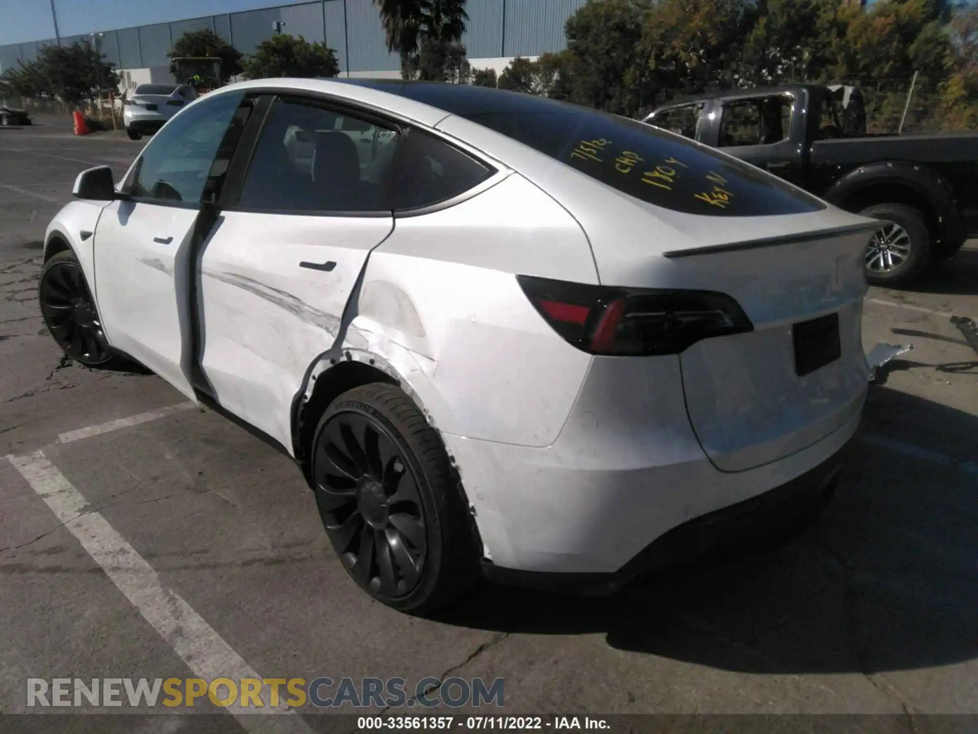 3 Photograph of a damaged car 7SAYGDEF2NF345626 TESLA MODEL Y 2022