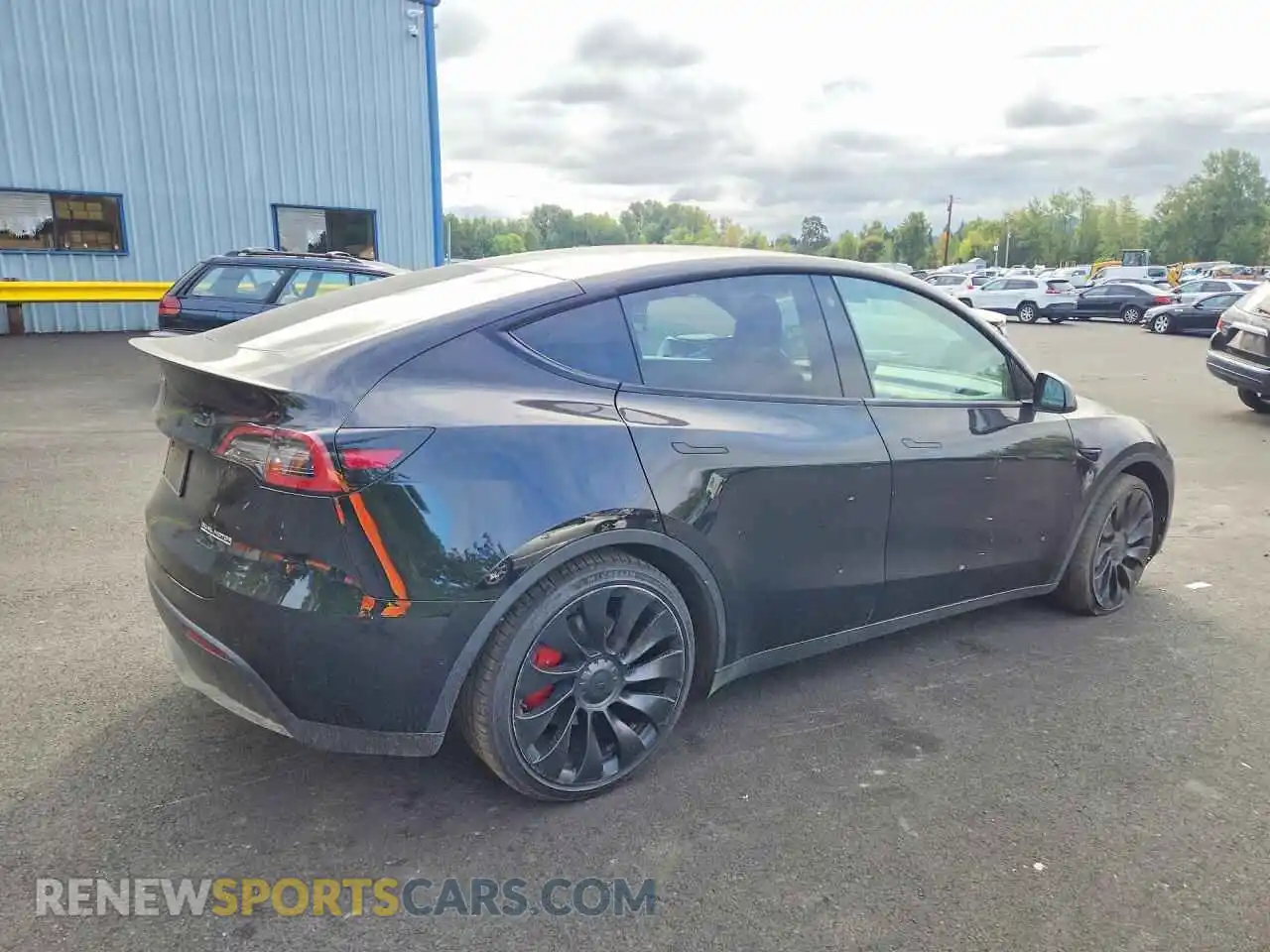 3 Photograph of a damaged car 7SAYGDEF2NF346985 TESLA MODEL Y 2022