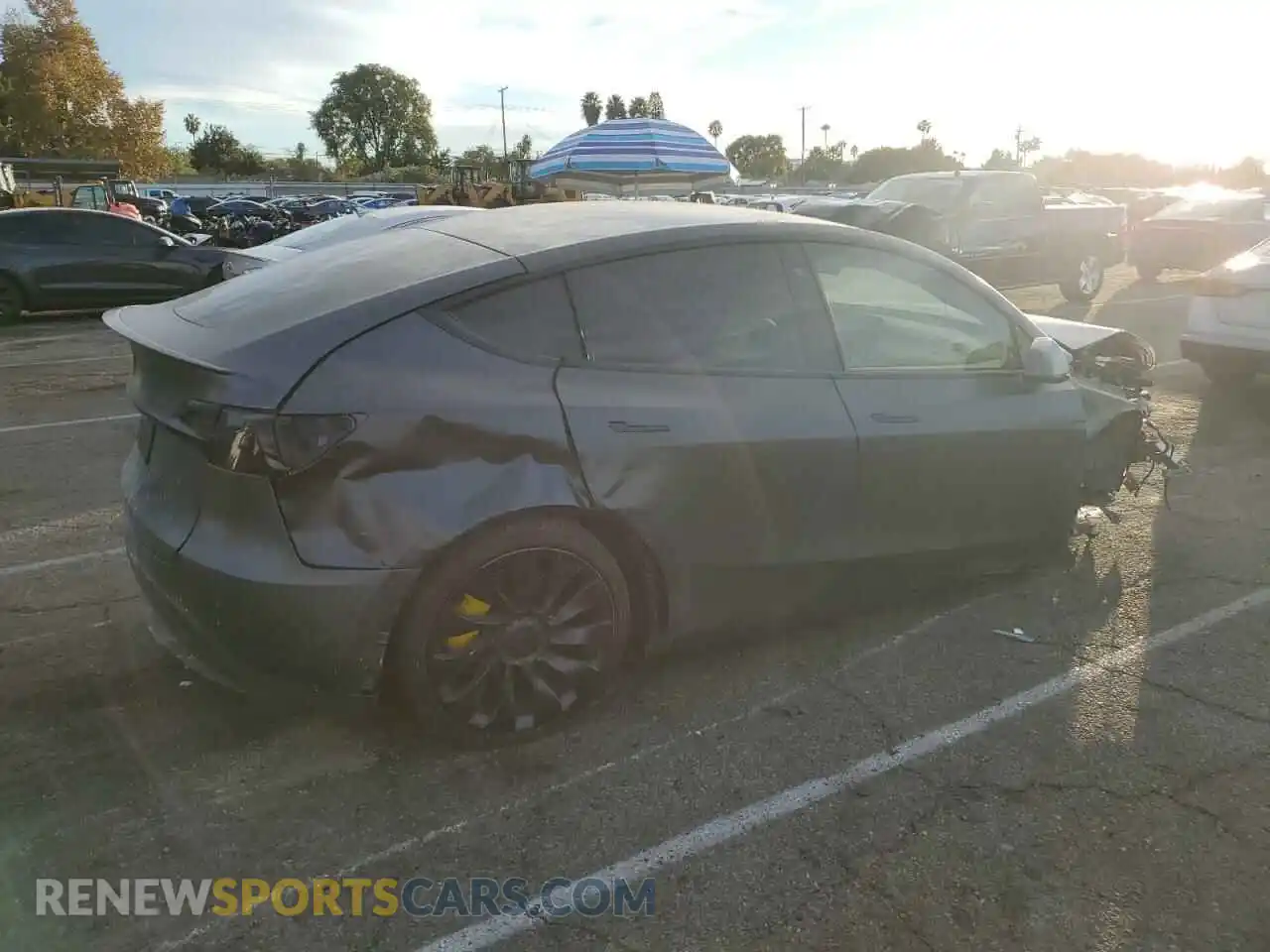 3 Photograph of a damaged car 7SAYGDEF2NF409499 TESLA MODEL Y 2022