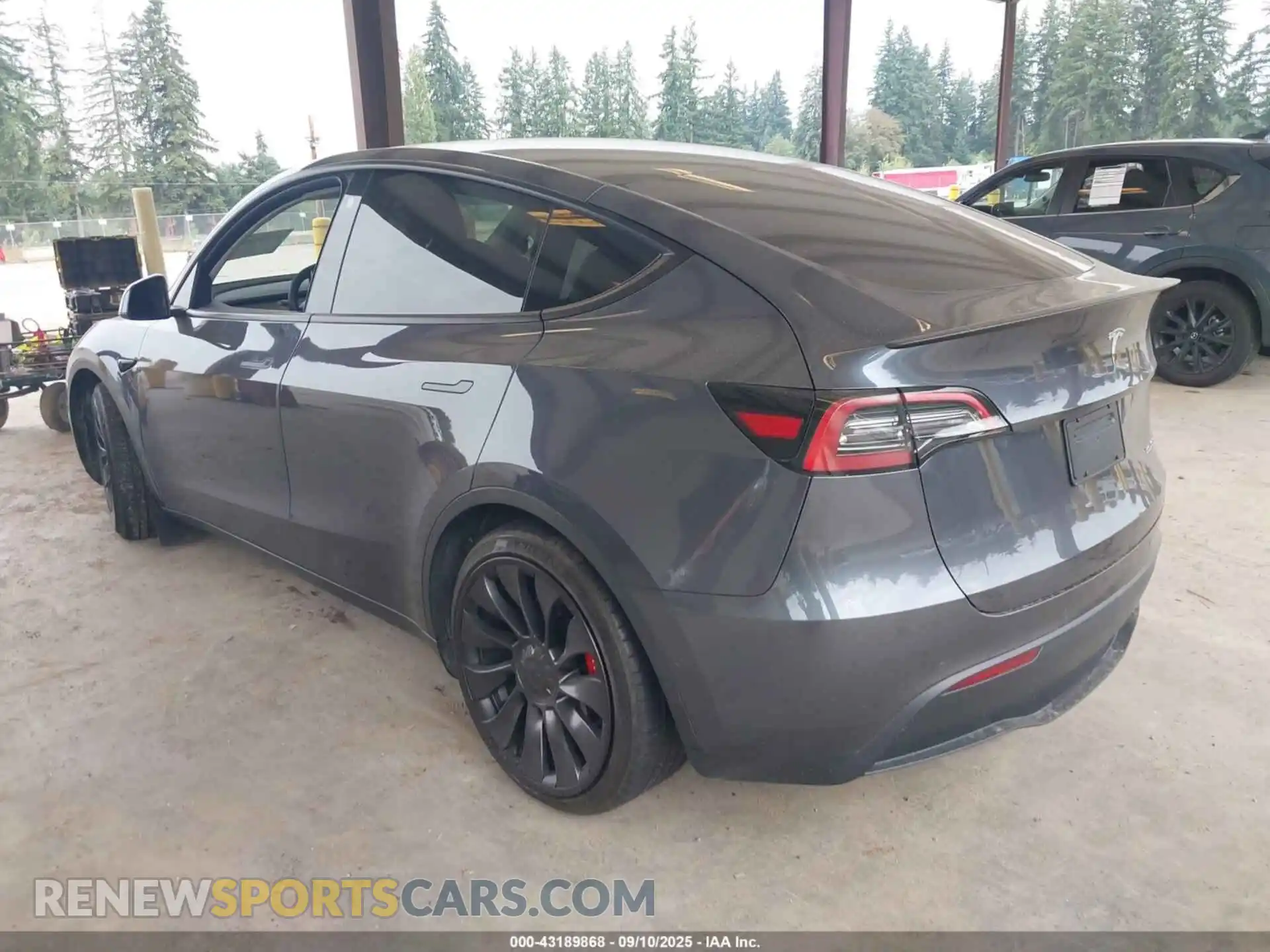 3 Photograph of a damaged car 7SAYGDEF2NF485367 TESLA MODEL Y 2022