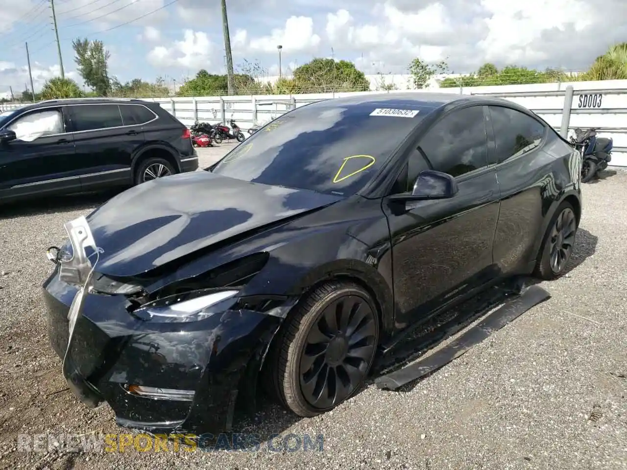 2 Photograph of a damaged car 7SAYGDEF3NF373046 TESLA MODEL Y 2022