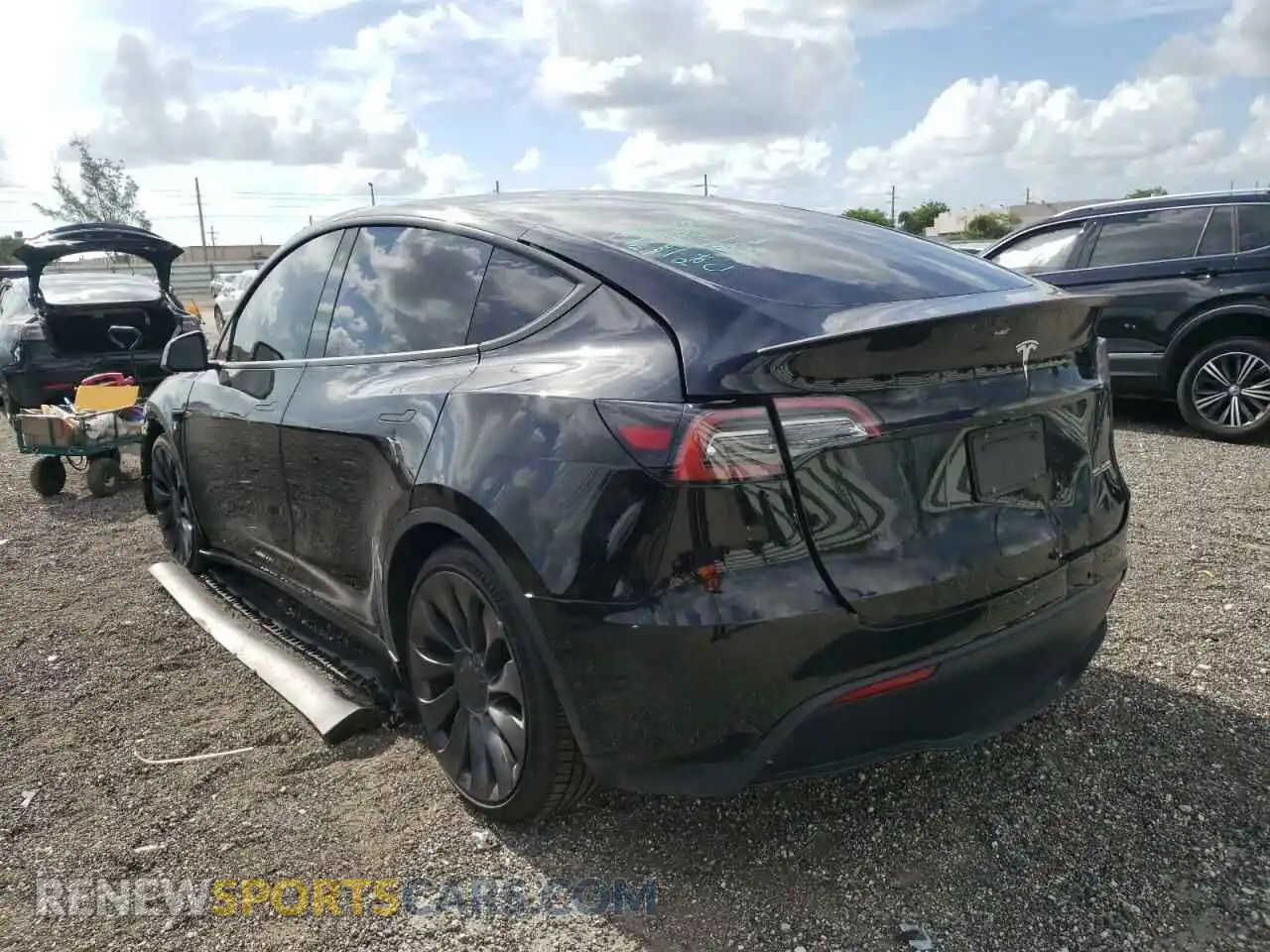 3 Photograph of a damaged car 7SAYGDEF3NF373046 TESLA MODEL Y 2022