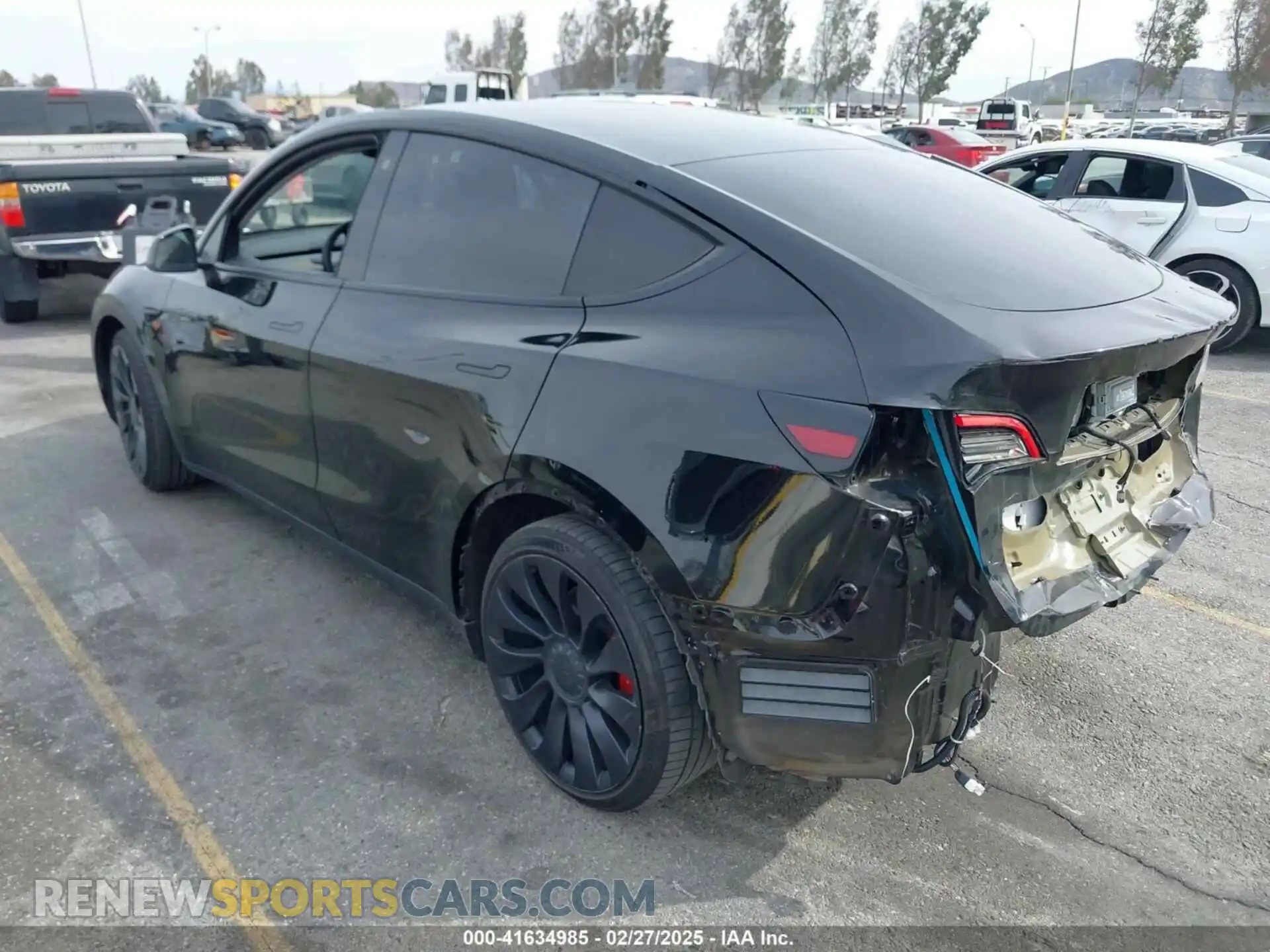 3 Photograph of a damaged car 7SAYGDEF3NF404621 TESLA MODEL Y 2022