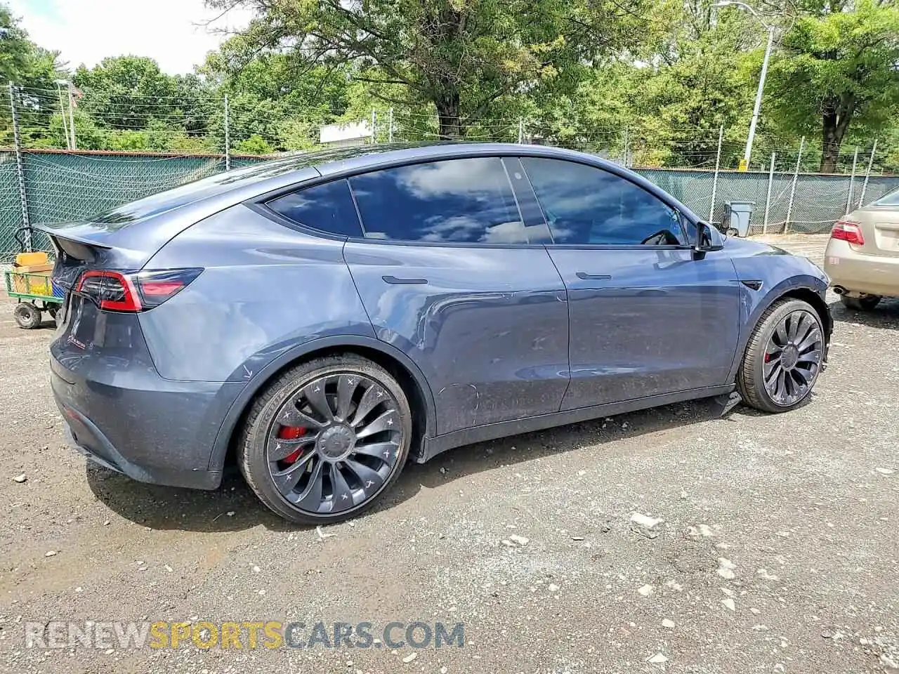 3 Photograph of a damaged car 7SAYGDEF3NF495308 TESLA MODEL Y 2022