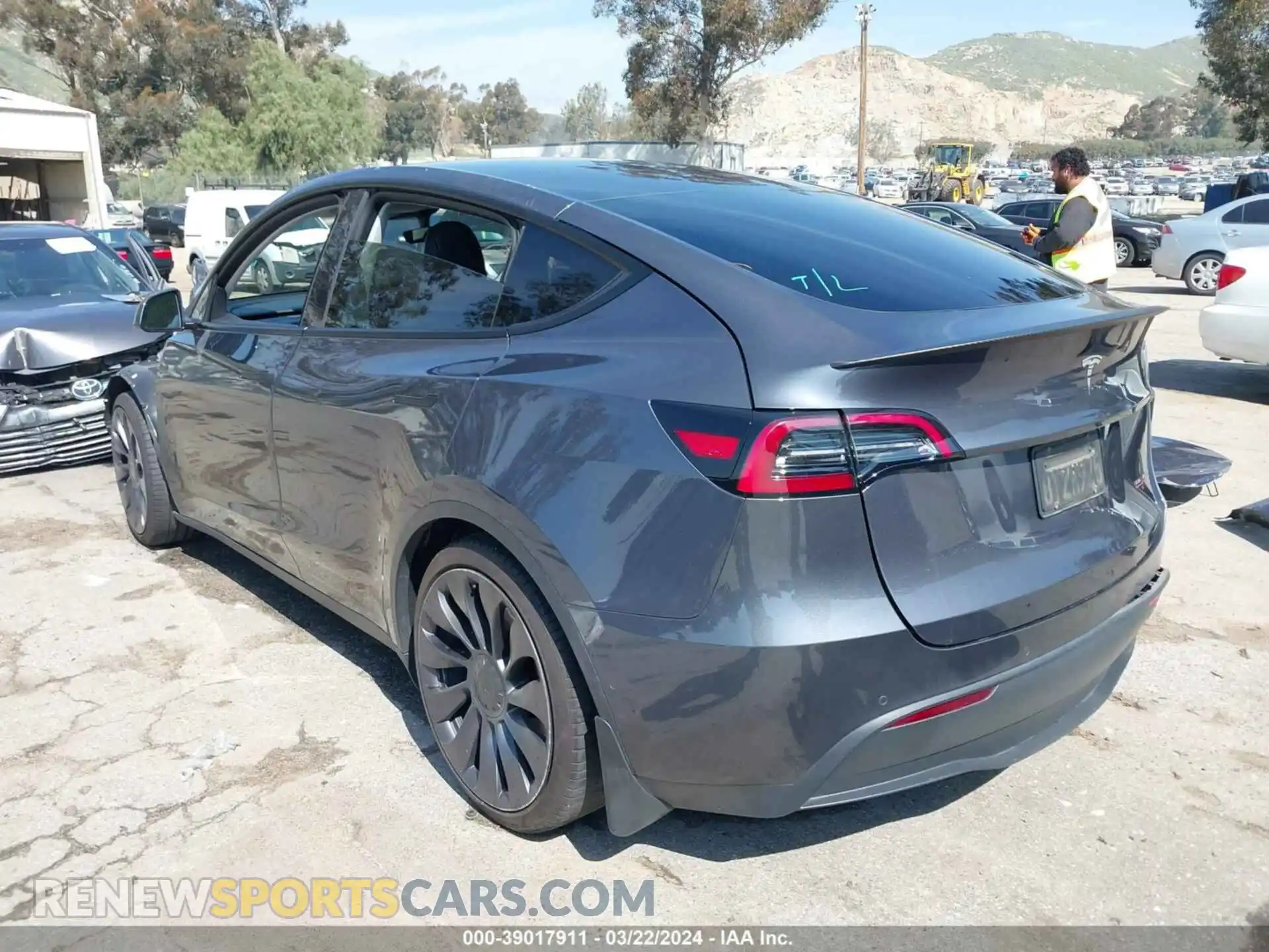 3 Photograph of a damaged car 7SAYGDEF4NF315155 TESLA MODEL Y 2022