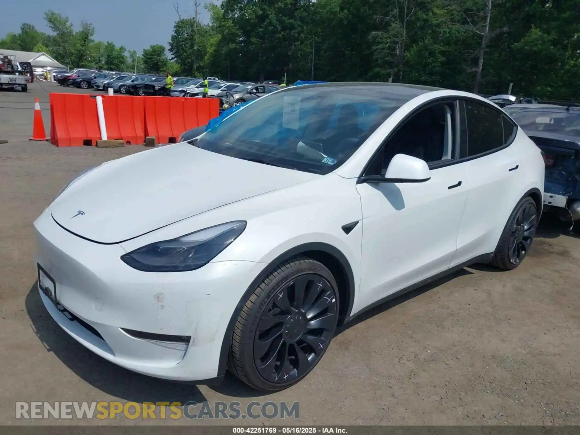 1 Фотография поврежденного автомобиля 7SAYGDEF4NF400304 TESLA MODEL Y 2022