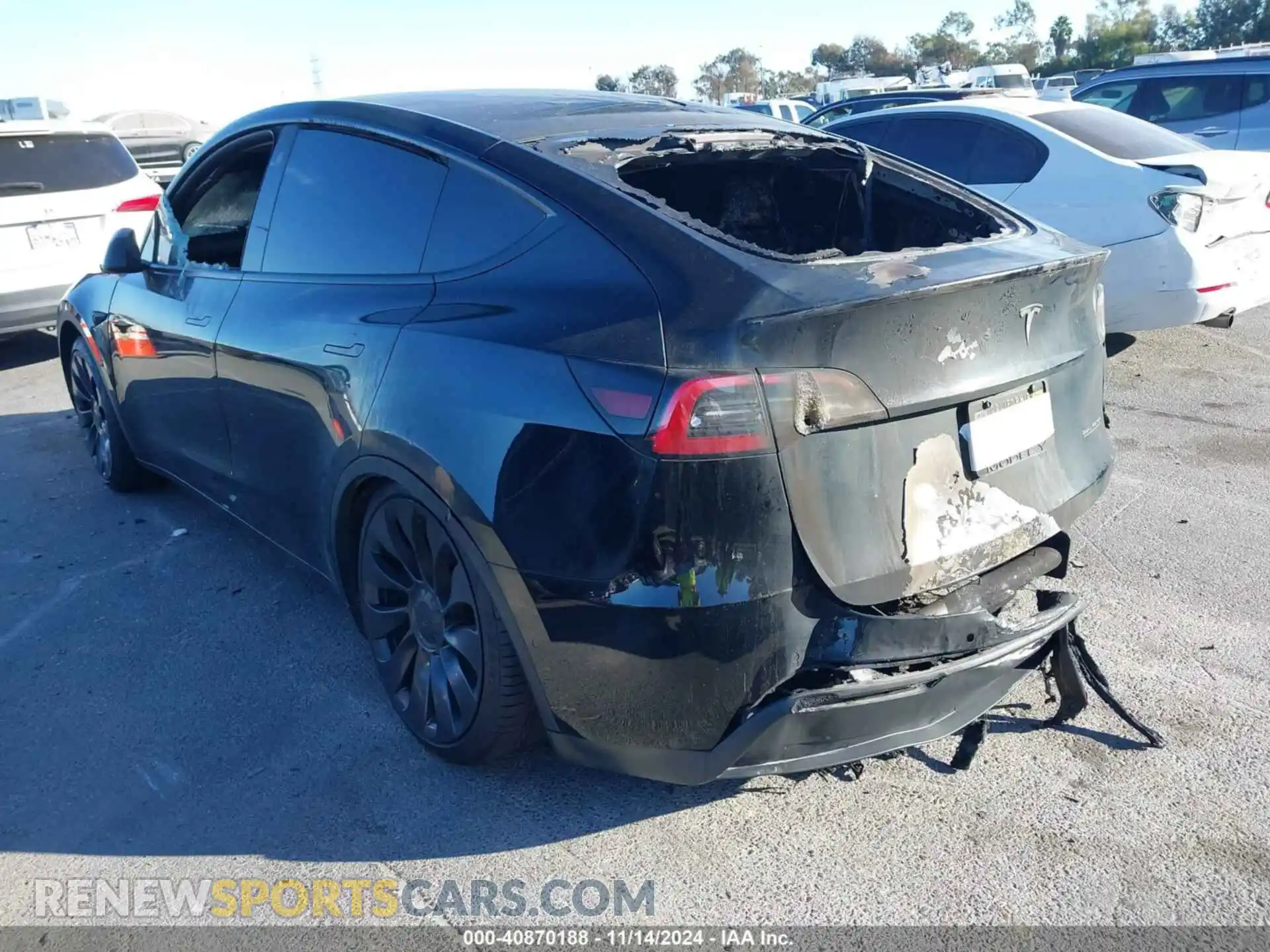 3 fotografías del automóvil dañado 7SAYGDEF4NF460647 TESLA MODEL Y 2022