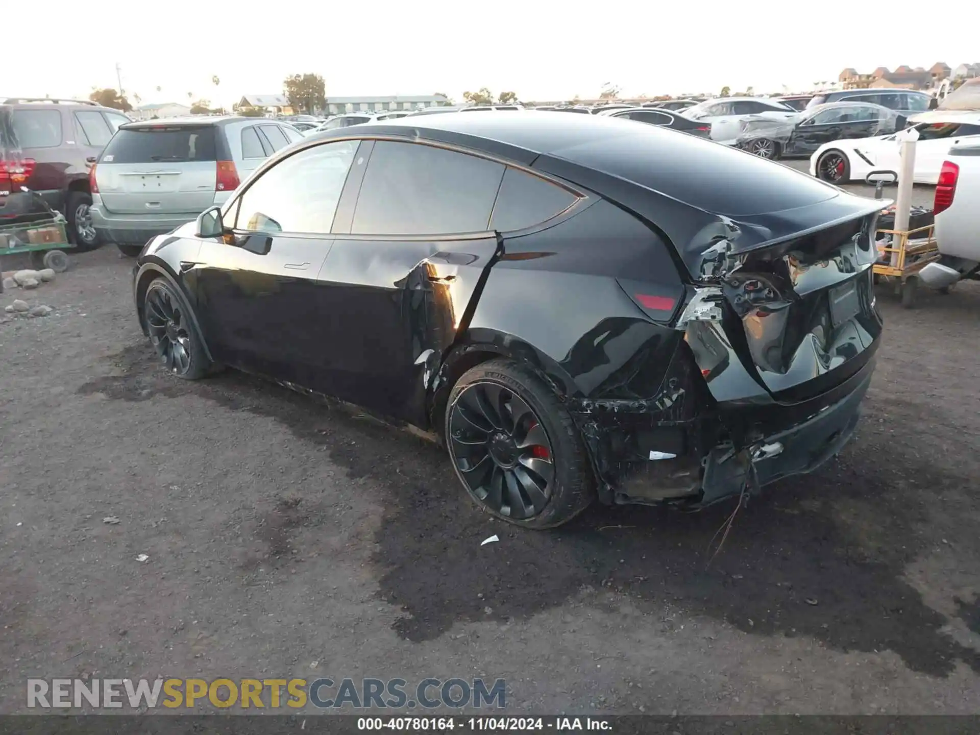 3 fotografías del automóvil dañado 7SAYGDEF4NF546427 TESLA MODEL Y 2022