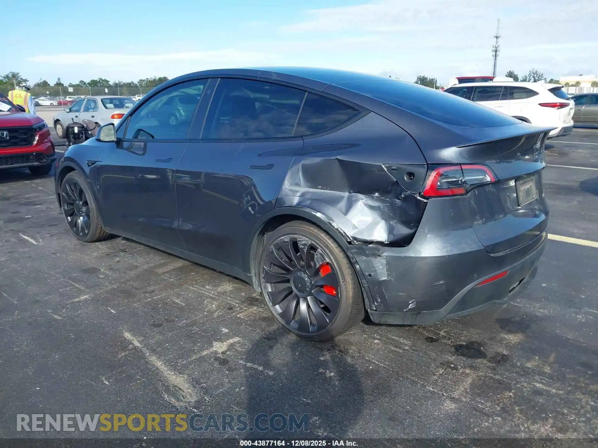 3 Photograph of a damaged car 7SAYGDEF5NF373758 TESLA MODEL Y 2022