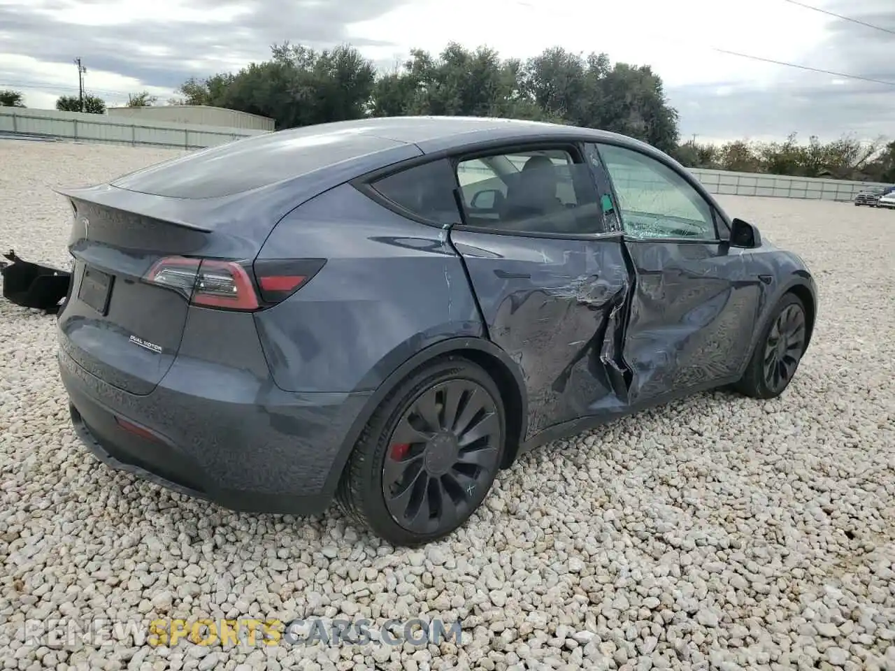 3 Photograph of a damaged car 7SAYGDEF5NF565567 TESLA MODEL Y 2022