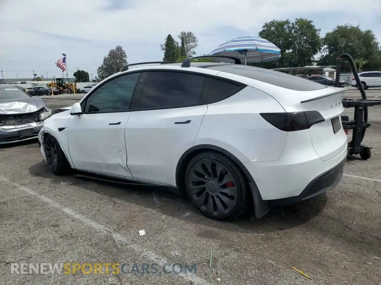 2 Photograph of a damaged car 7SAYGDEF6NF336752 TESLA MODEL Y 2022