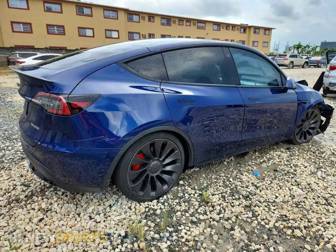 3 Photograph of a damaged car 7SAYGDEF6NF414415 TESLA MODEL Y 2022