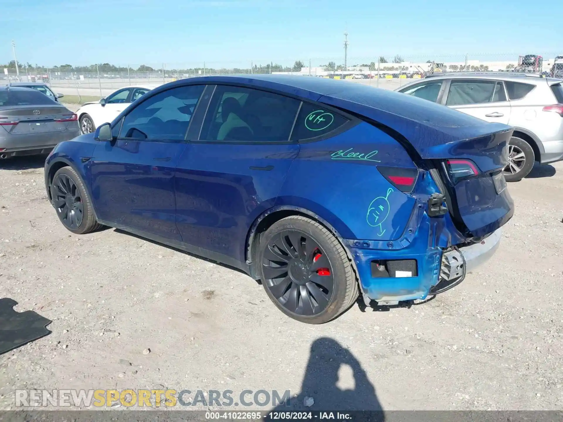 3 Photograph of a damaged car 7SAYGDEF6NF438259 TESLA MODEL Y 2022