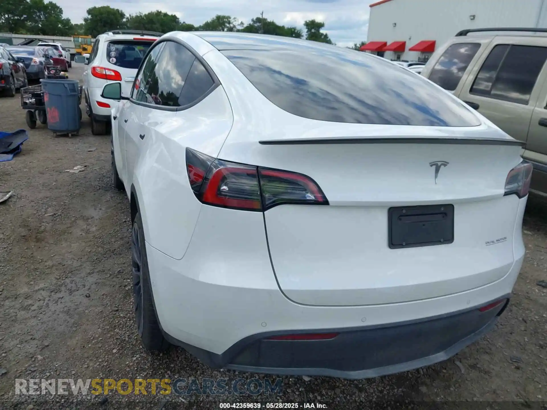 3 Photograph of a damaged car 7SAYGDEF6NF449505 TESLA MODEL Y 2022