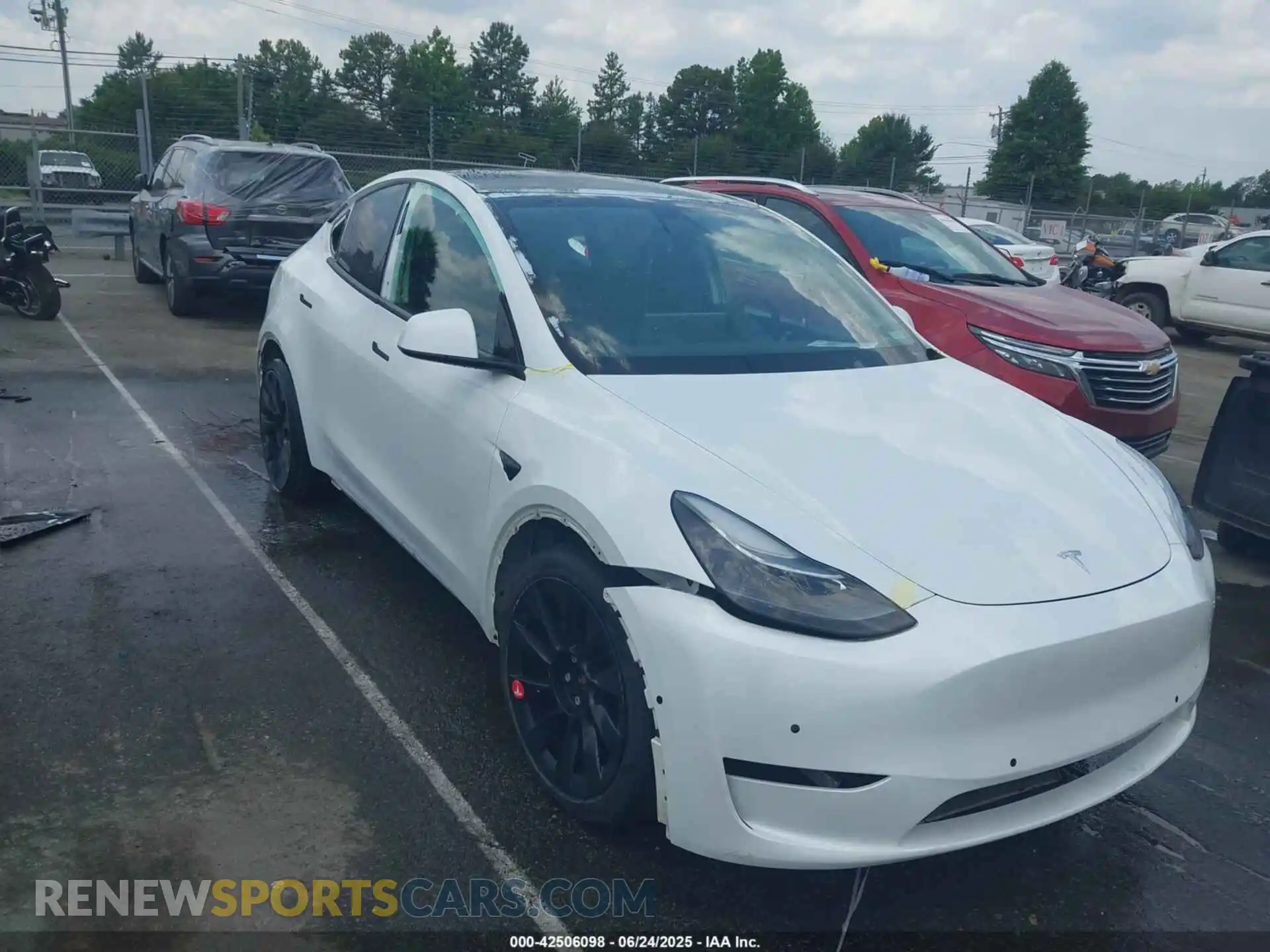 1 Photograph of a damaged car 7SAYGDEF7NF372255 TESLA MODEL Y 2022