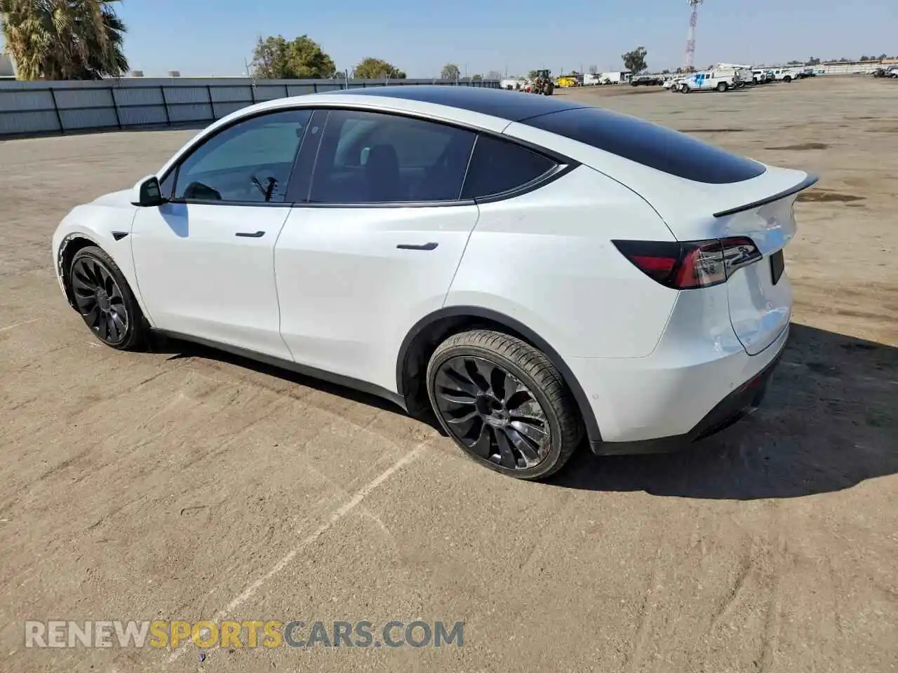 2 Photograph of a damaged car 7SAYGDEF7NF410230 TESLA MODEL Y 2022