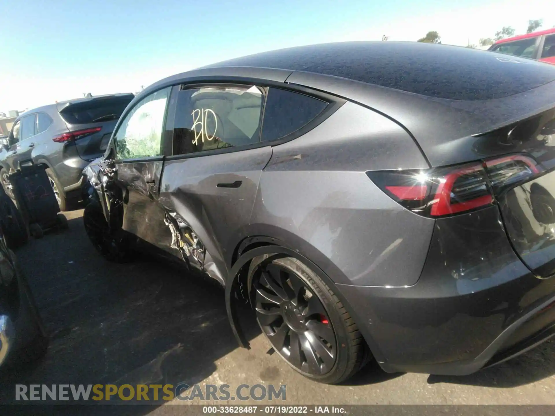 3 Photograph of a damaged car 7SAYGDEF7NF491469 TESLA MODEL Y 2022