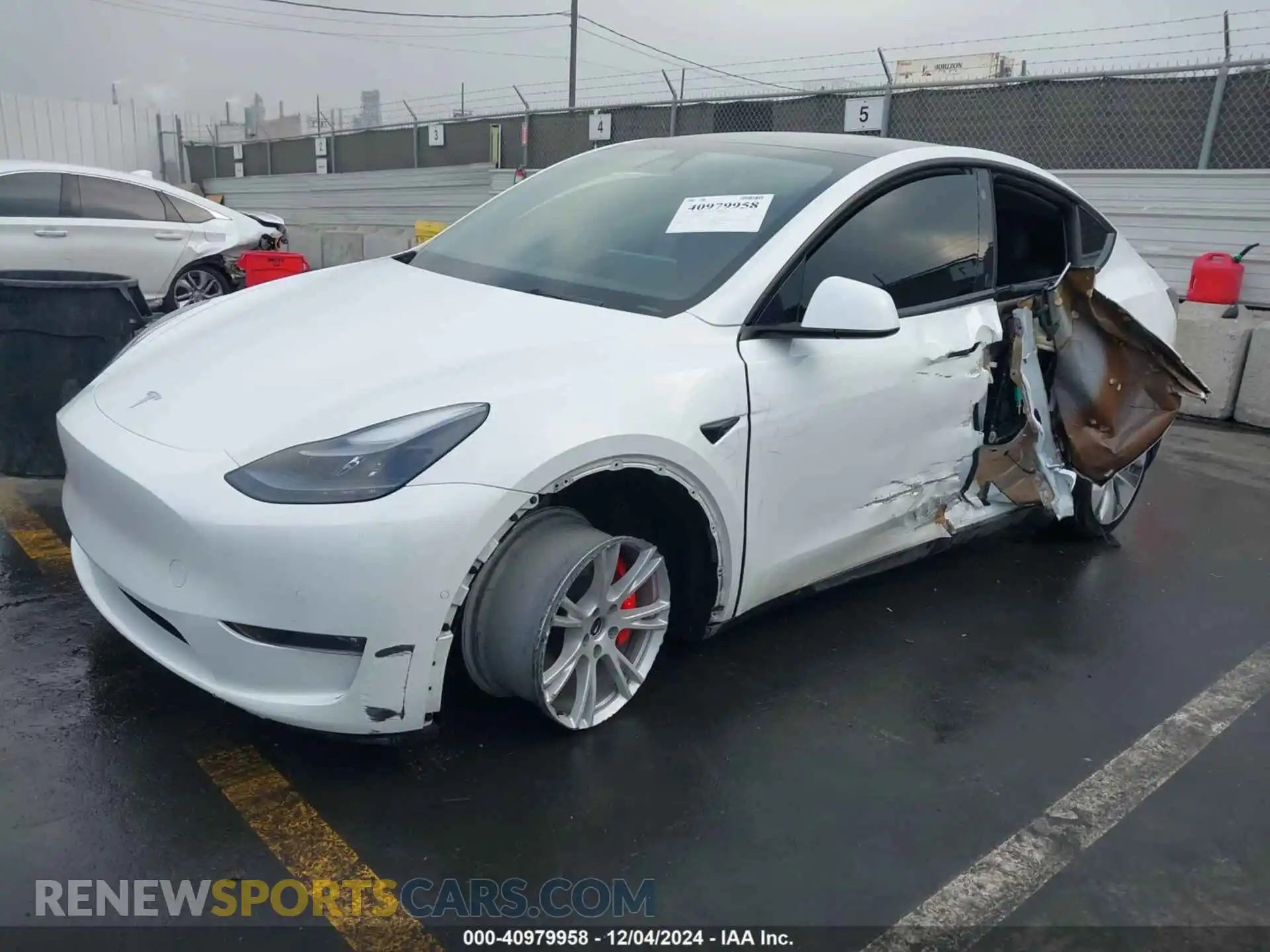 2 Photograph of a damaged car 7SAYGDEF8NF350491 TESLA MODEL Y 2022