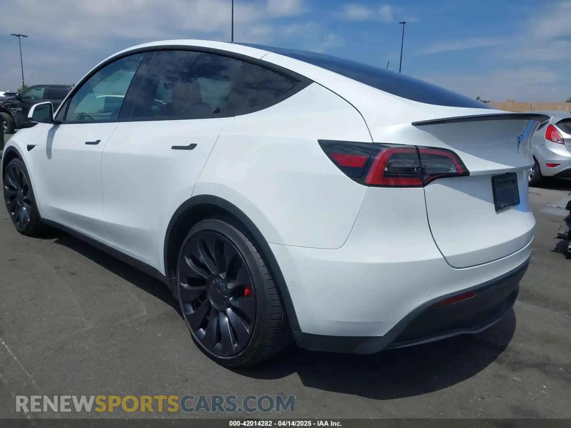 3 fotografías del automóvil dañado 7SAYGDEF8NF407109 TESLA MODEL Y 2022