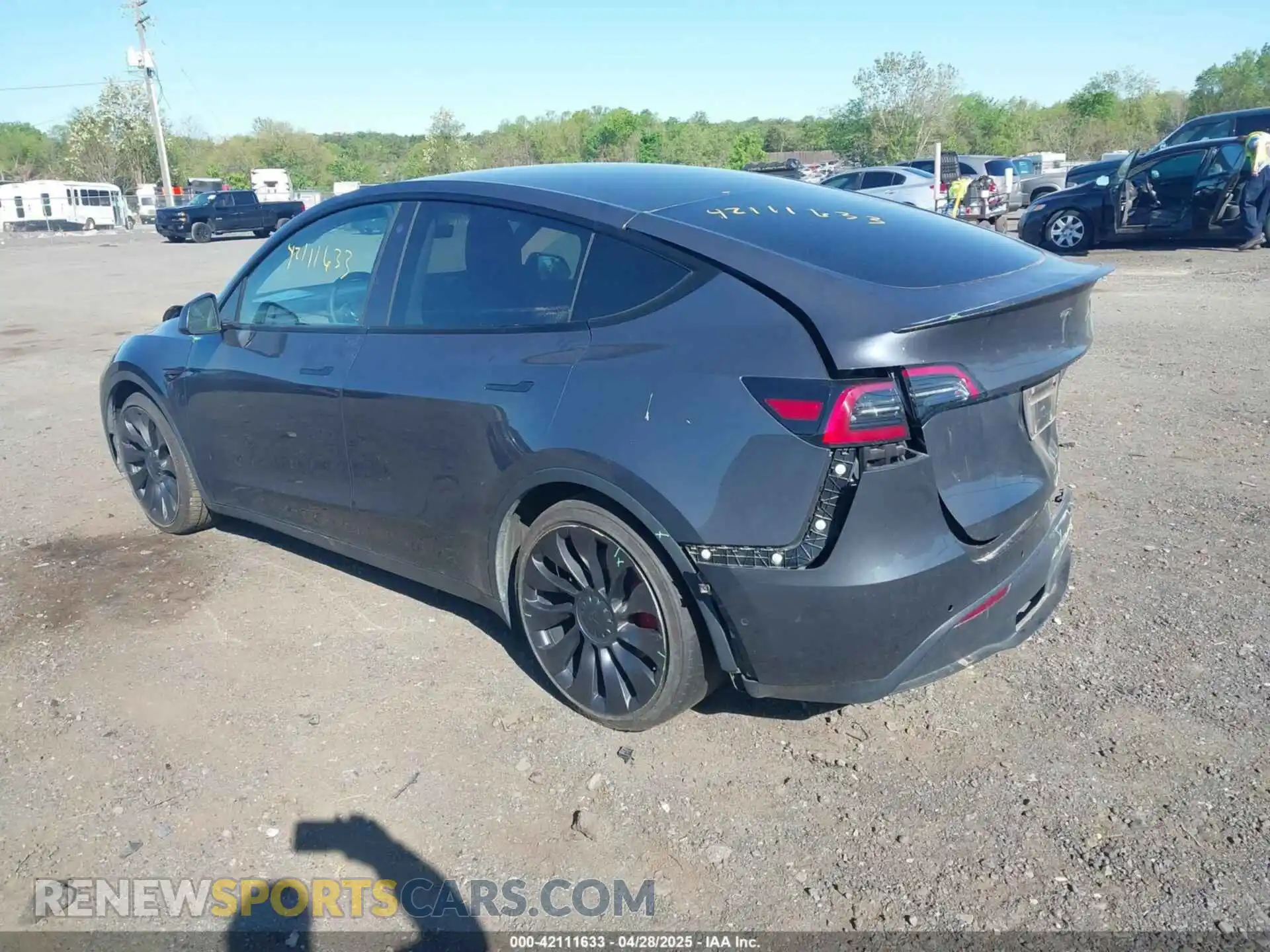3 Photograph of a damaged car 7SAYGDEF9NF326944 TESLA MODEL Y 2022
