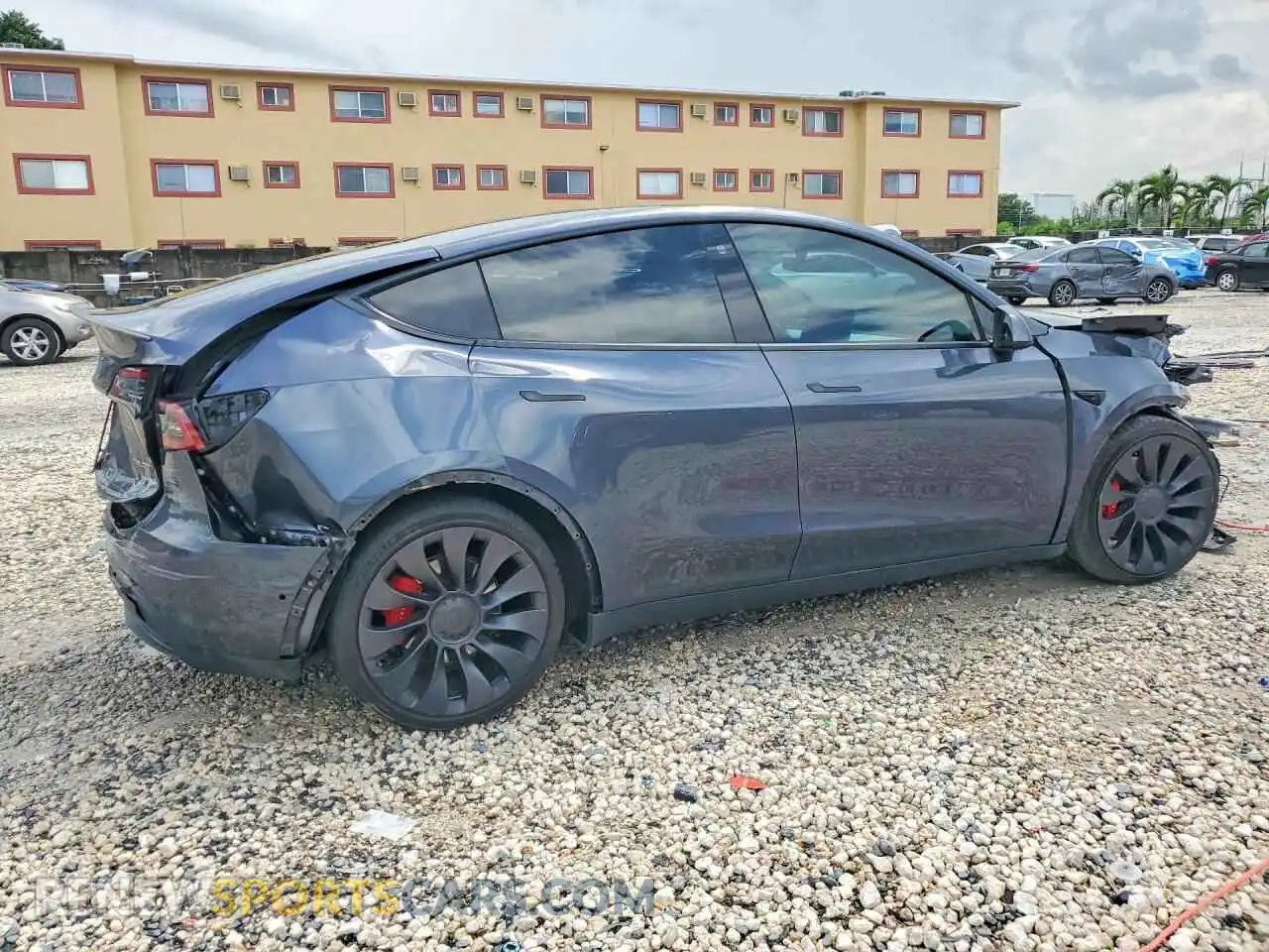 3 Photograph of a damaged car 7SAYGDEFXNF374209 TESLA MODEL Y 2022