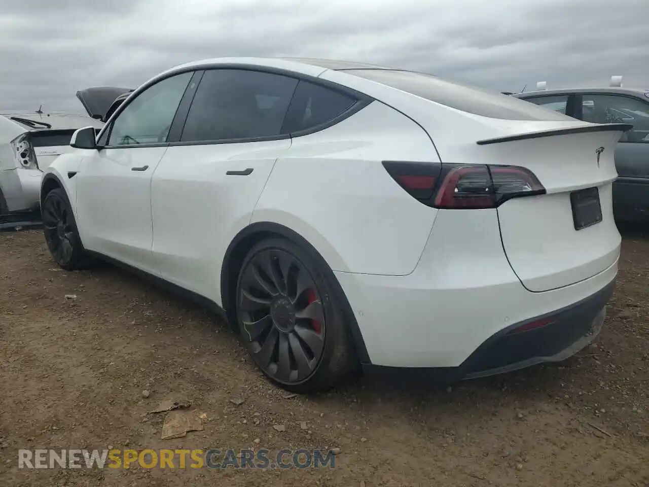 2 Photograph of a damaged car 7SAYGDEFXNF375585 TESLA MODEL Y 2022