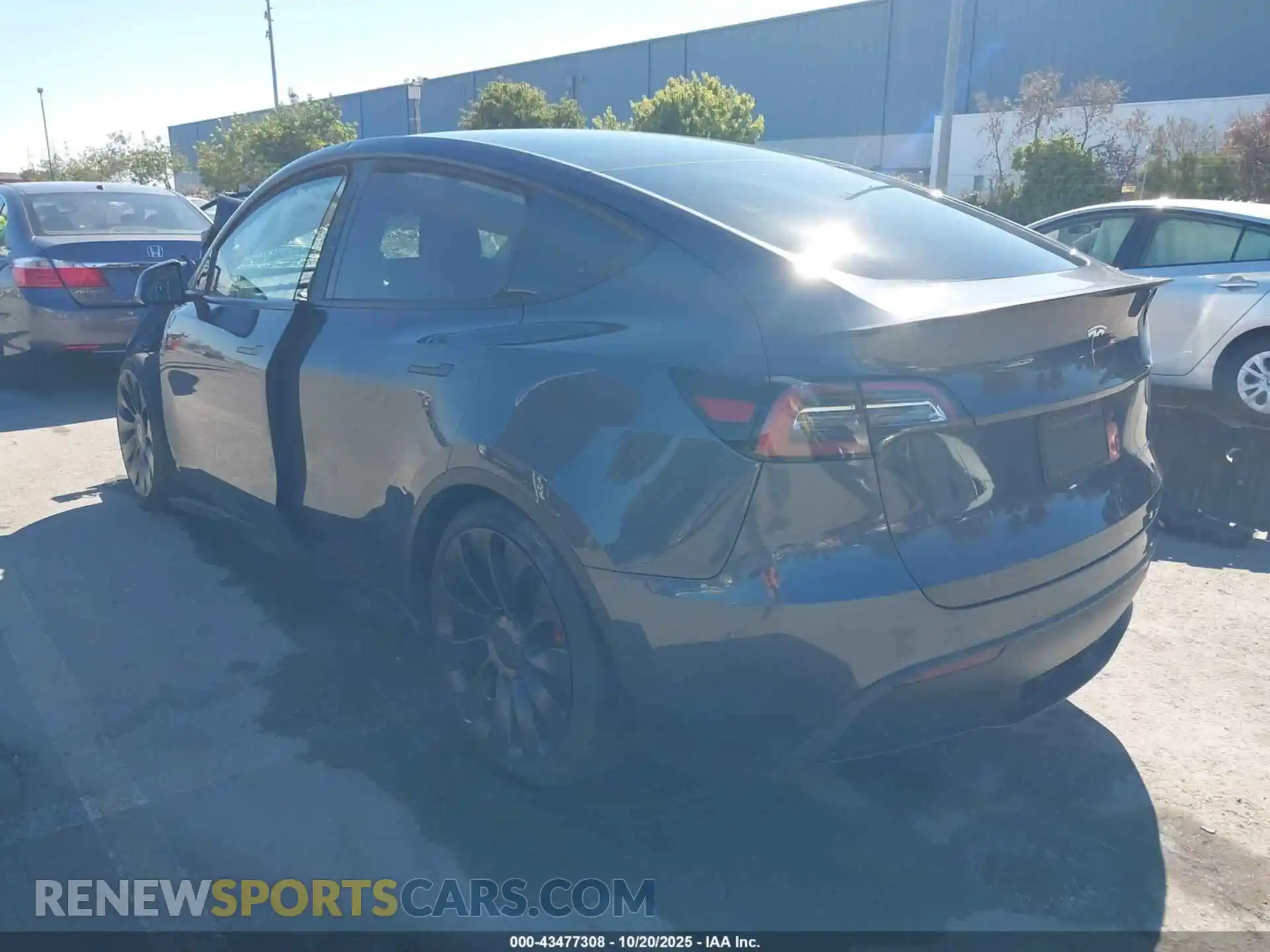 3 Photograph of a damaged car 7SAYGDEFXNF487500 TESLA MODEL Y 2022