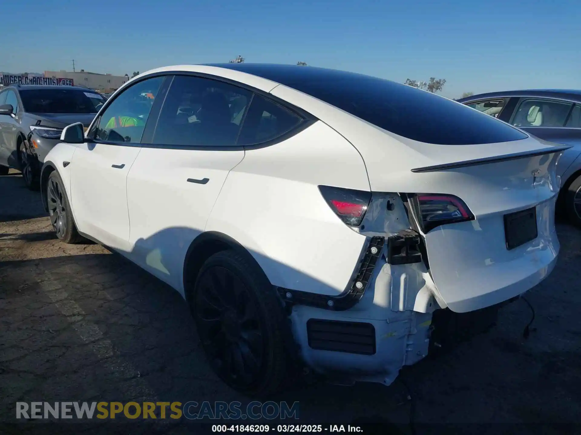 3 Photograph of a damaged car 7SAYGDEFXNF488274 TESLA MODEL Y 2022