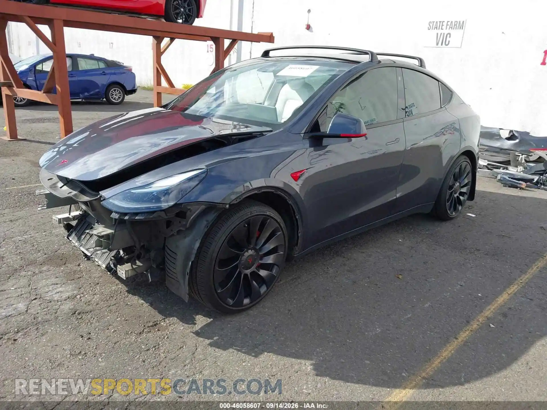 2 Photograph of a damaged car 7SAYGDEFXNF490204 TESLA MODEL Y 2022