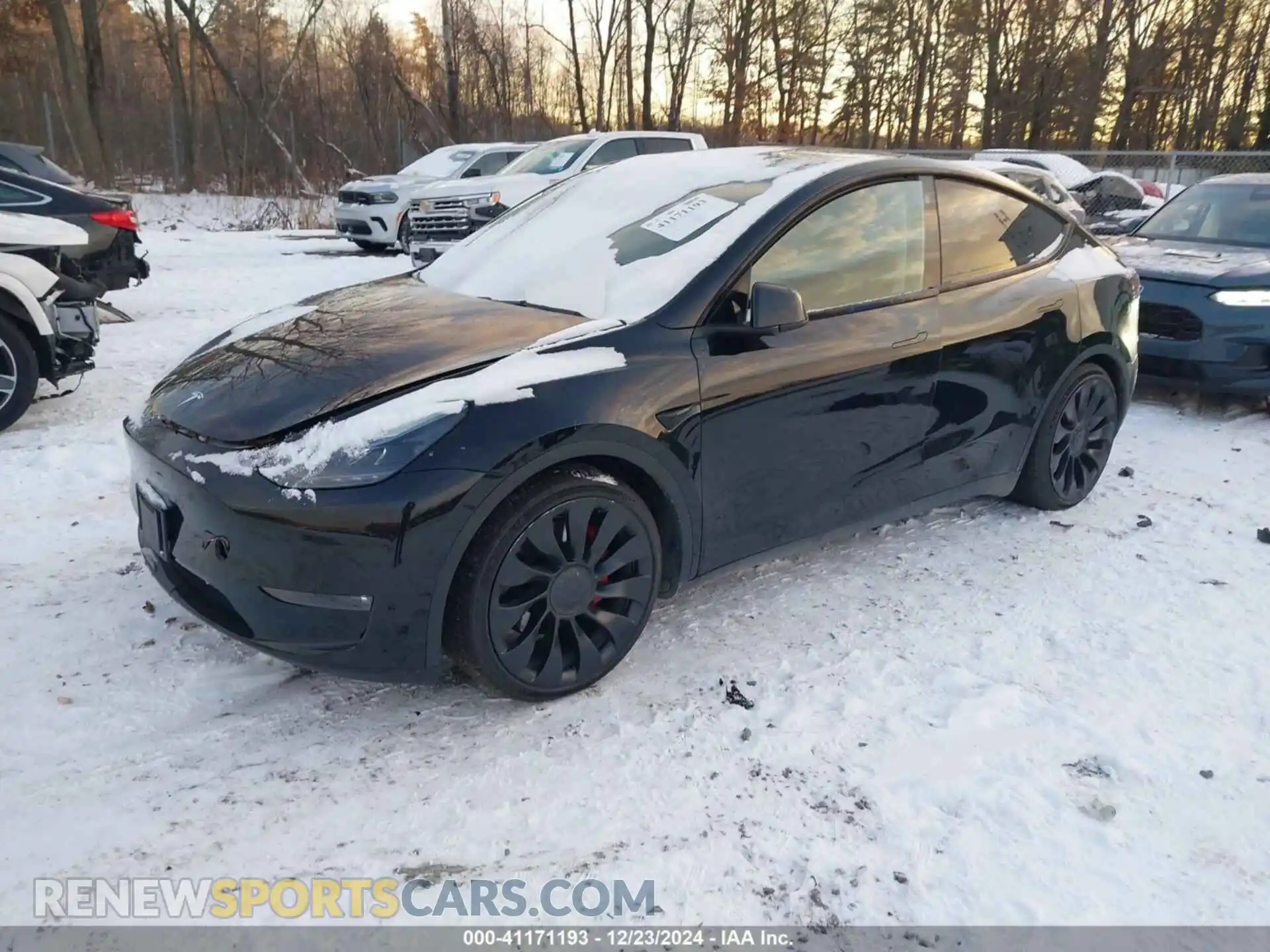 2 Photograph of a damaged car 7SAYGDEFXNF519555 TESLA MODEL Y 2022