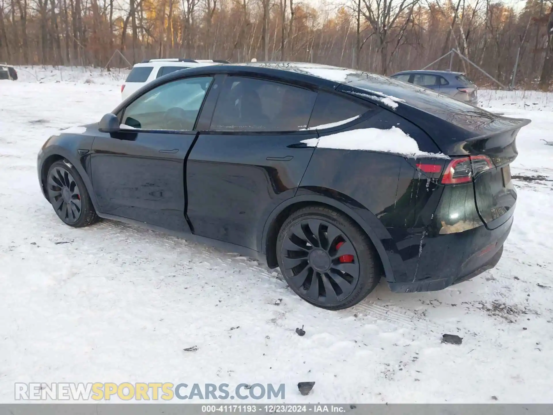 3 Photograph of a damaged car 7SAYGDEFXNF519555 TESLA MODEL Y 2022